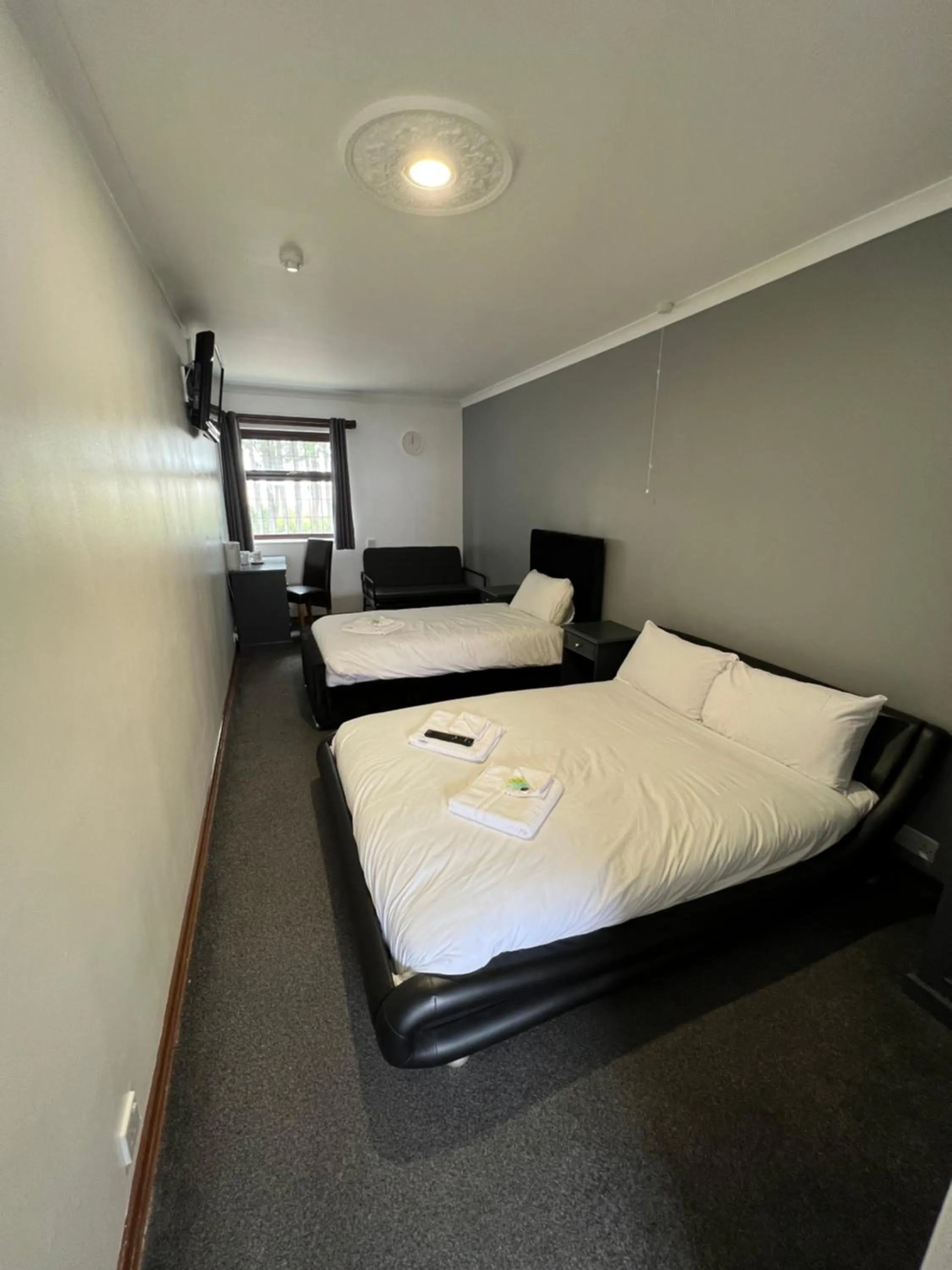 Photo of the whole room, Bed in Stay Inn Express, Cambridge