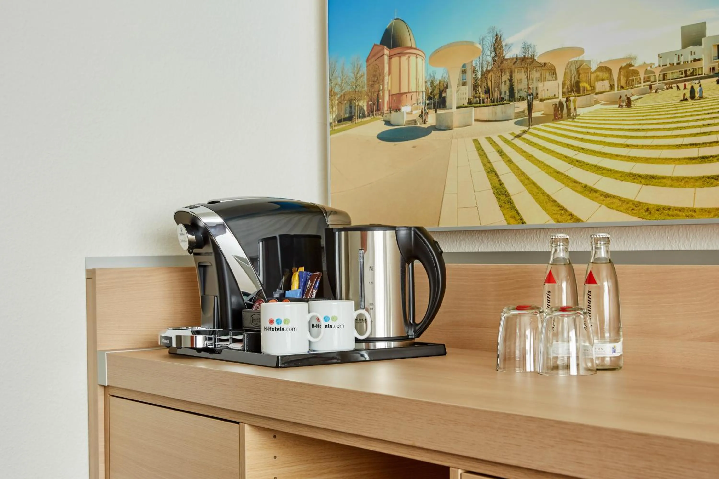 Coffee/tea facilities in H+ Hotel Darmstadt