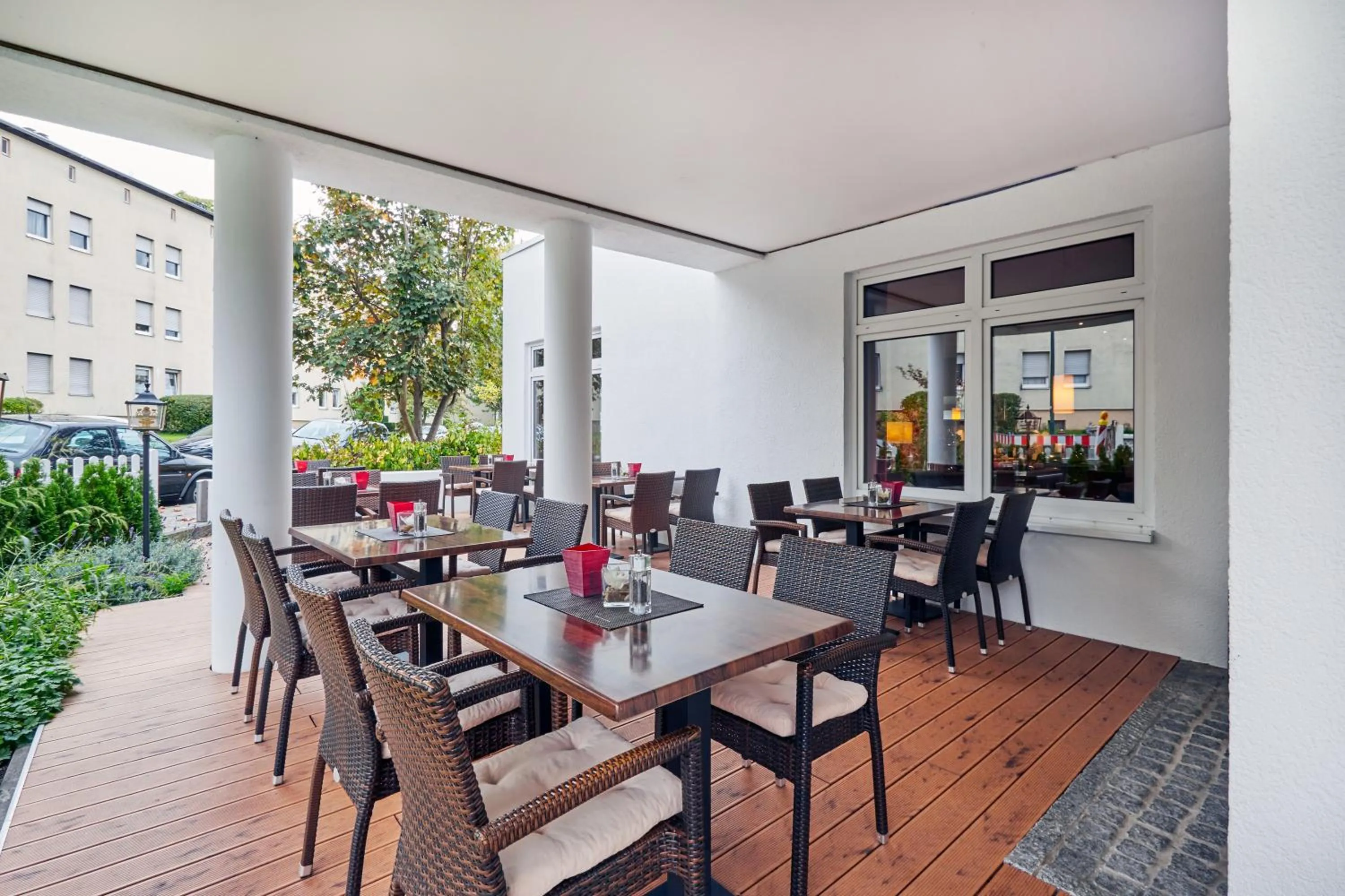 Restaurant/places to eat in H+ Hotel Darmstadt