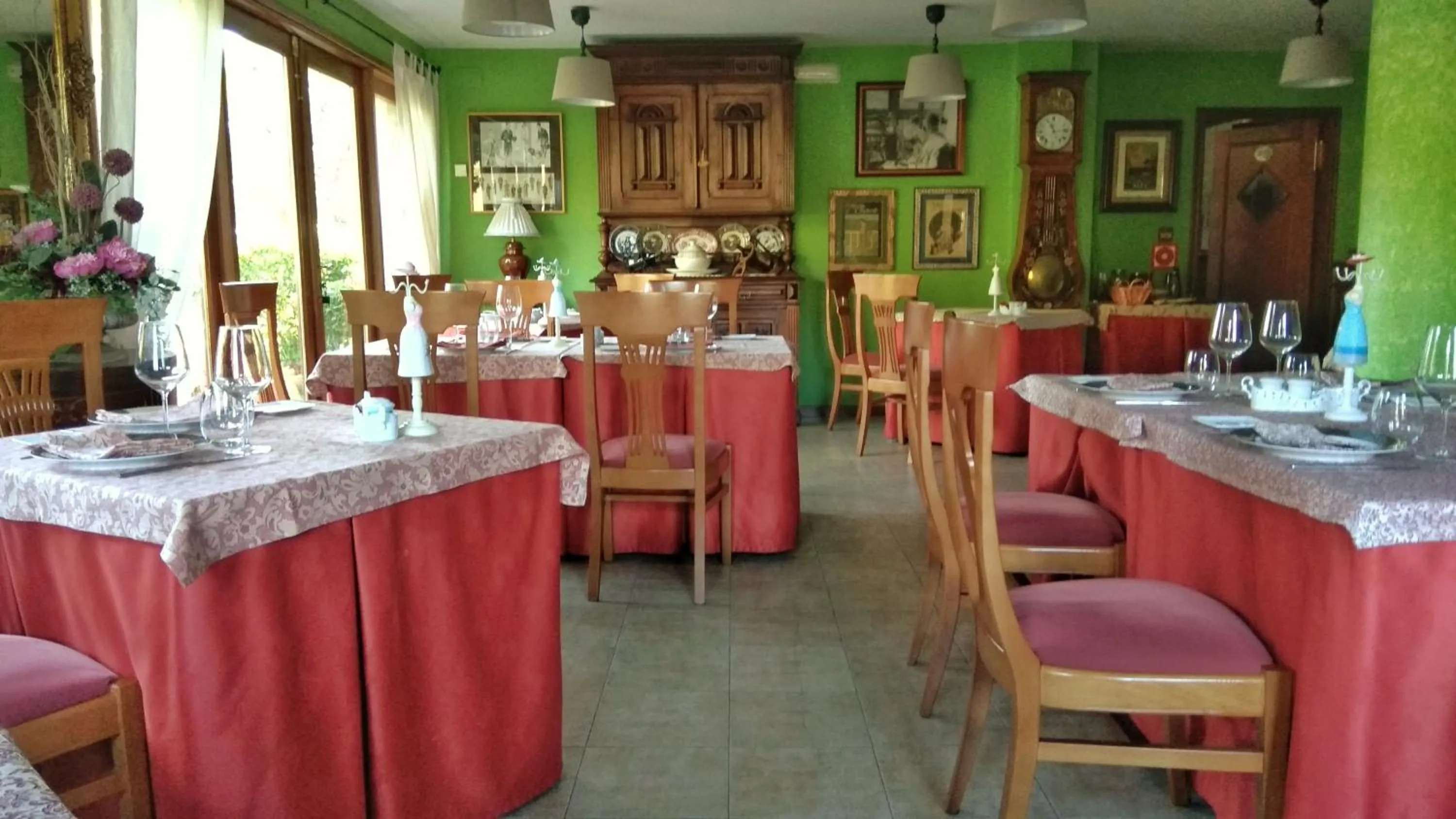 Restaurant/places to eat in Hotel Casa Vieja del Sastre
