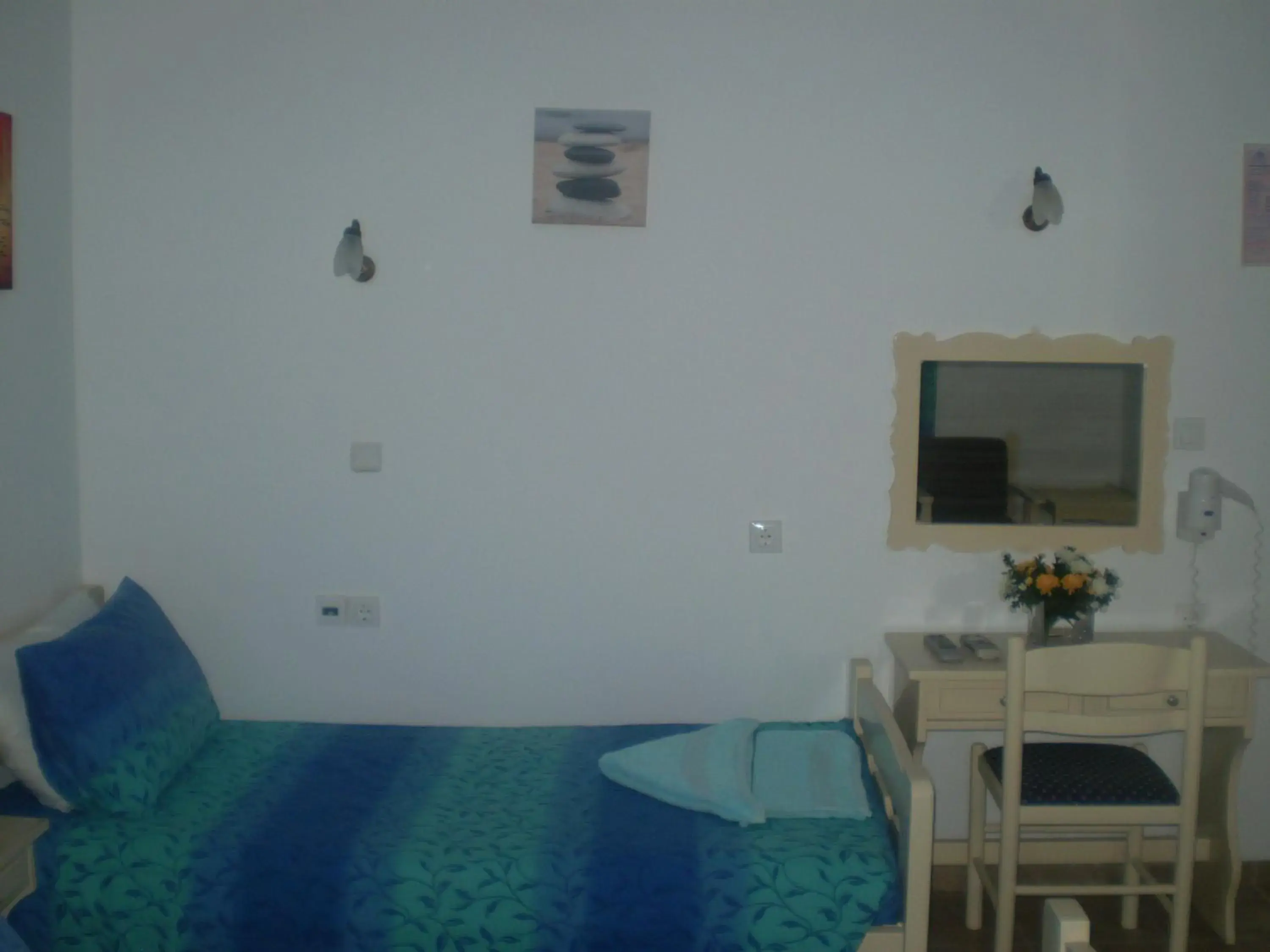 Economy Twin Room in Galini Pension Economy Twin Room in Galini Pension