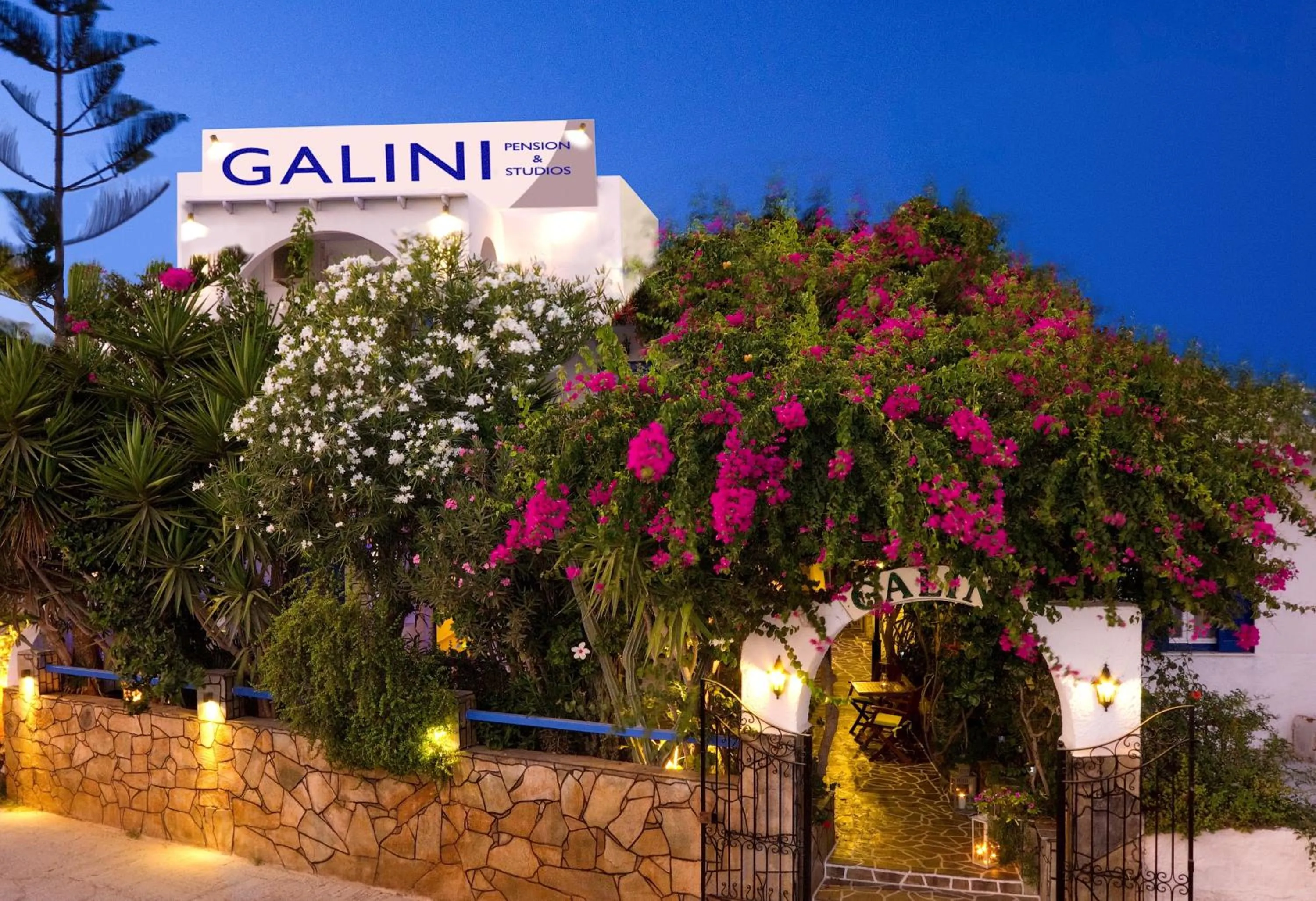 Facade/entrance in Galini Pension