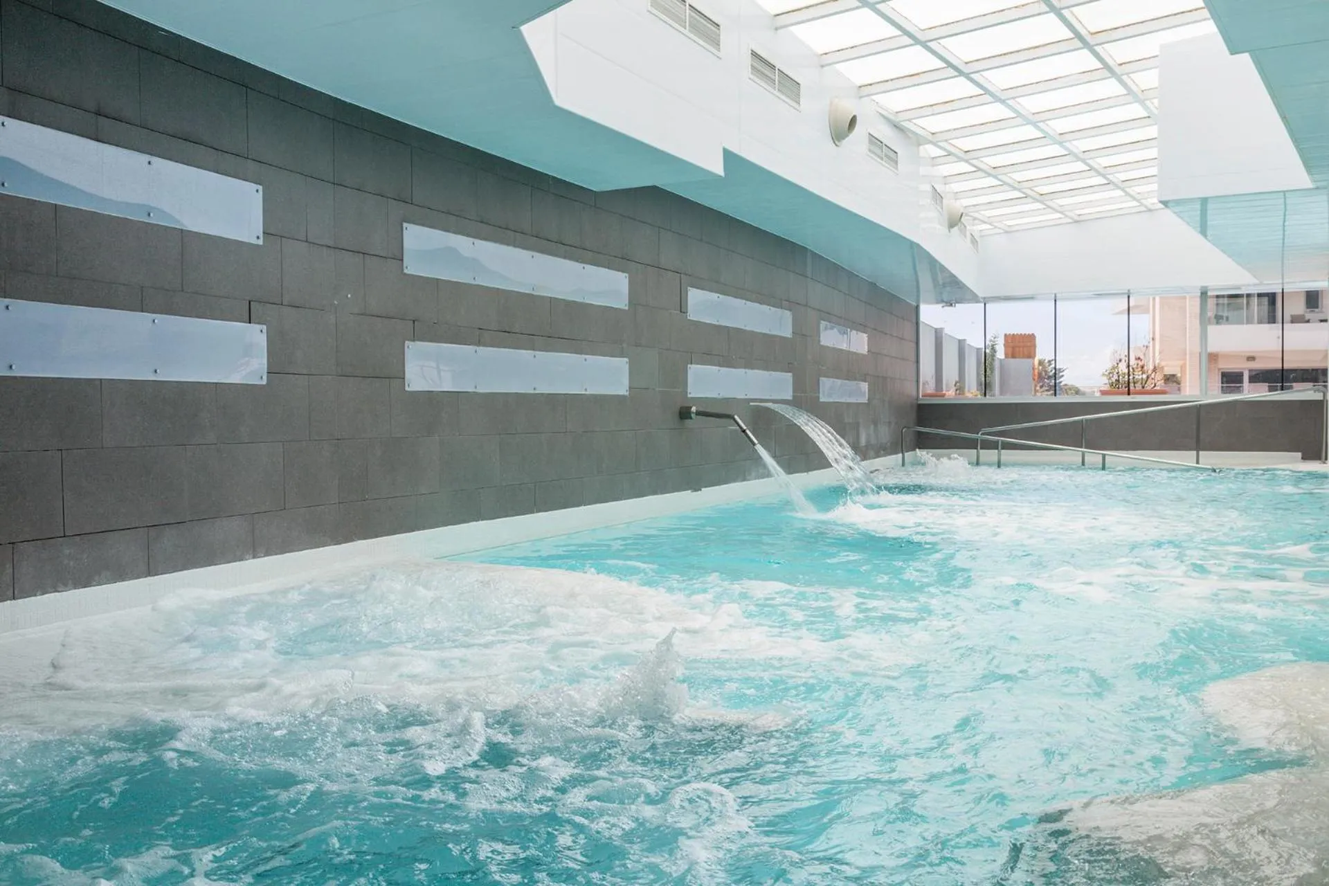 Spa and wellness centre/facilities in Hotel Balneario Playa de Comarruga