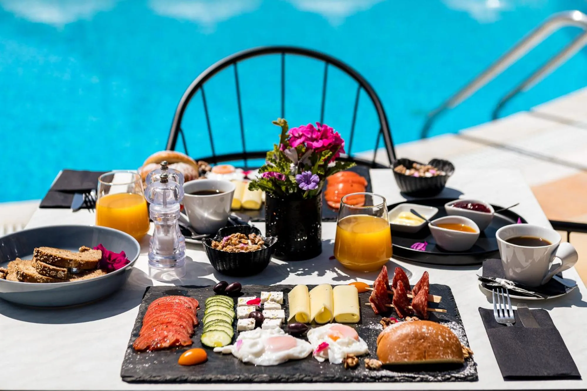 Breakfast in Konstantina Apartments