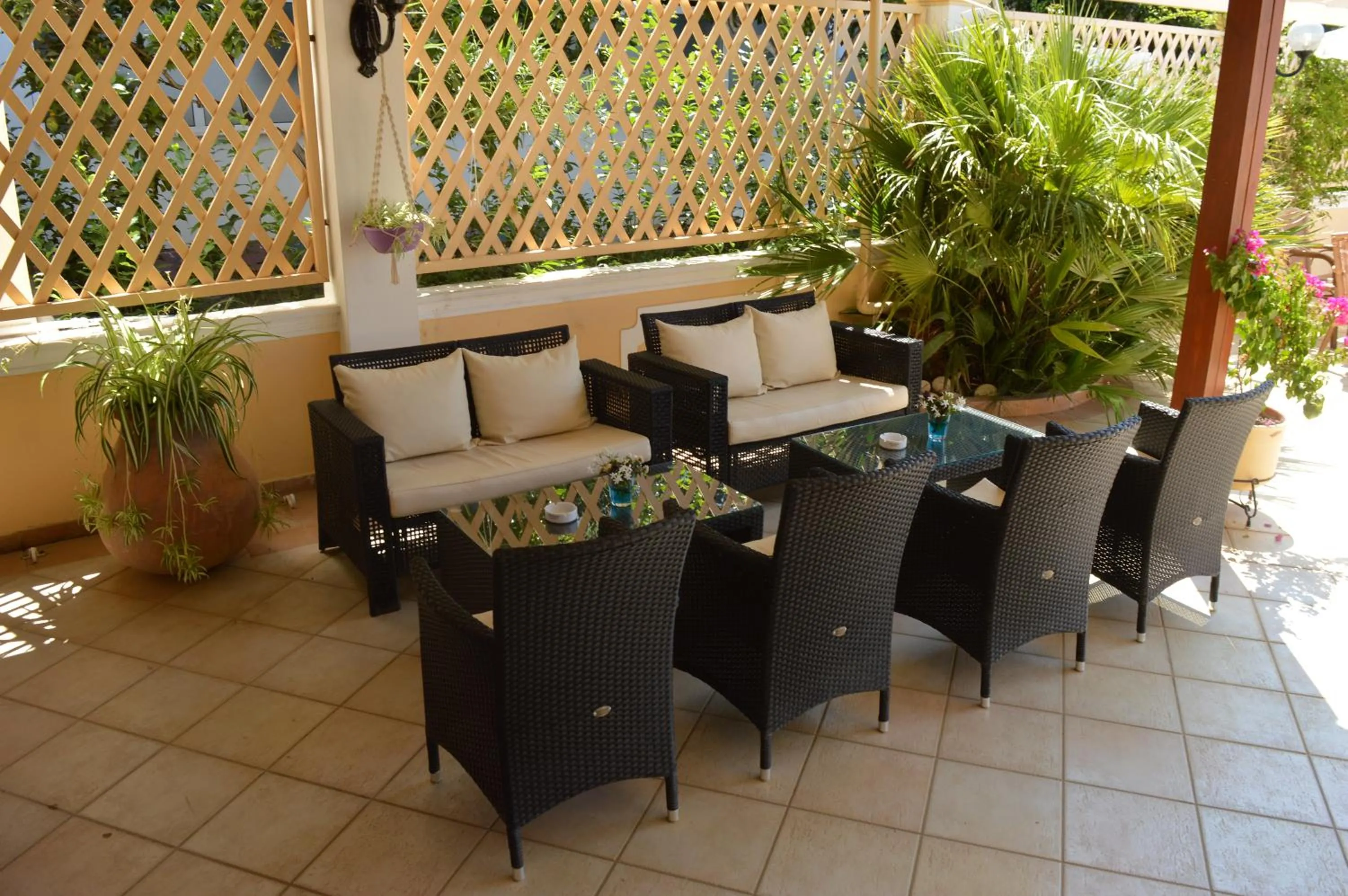 Lounge or bar in Konstantina Apartments