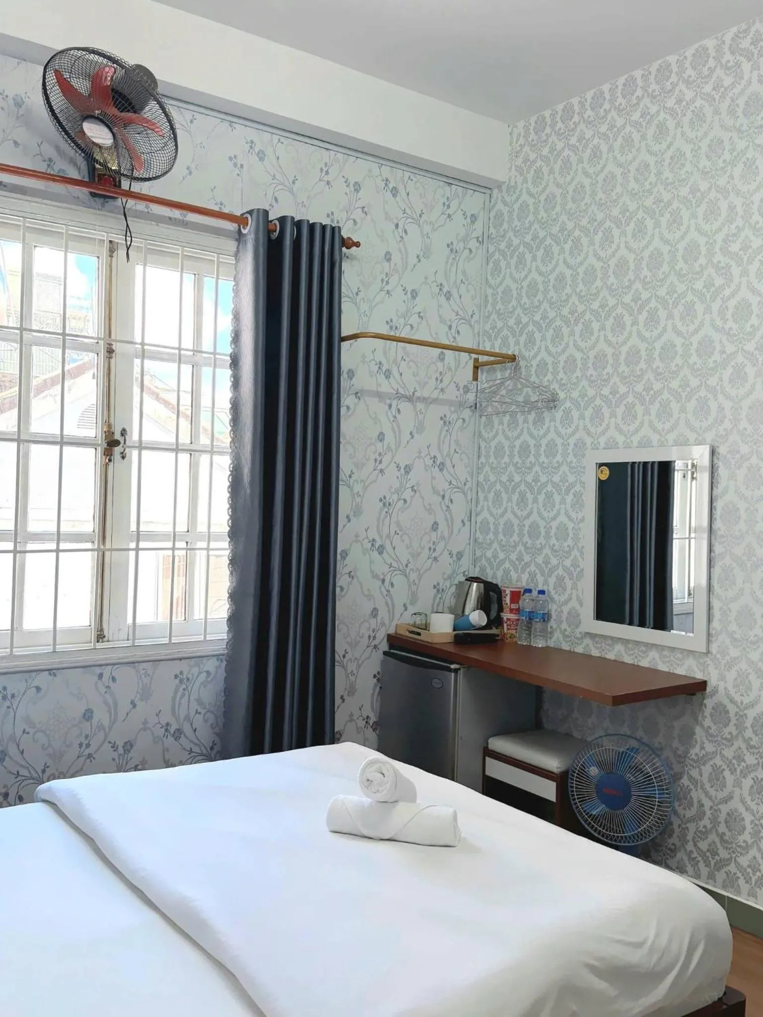 minibar, Bed in Glory Gia Huy Hotel