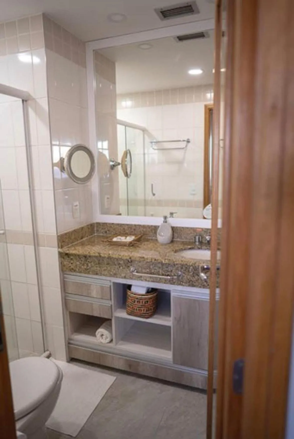 Tropical Executive Hotel N 619