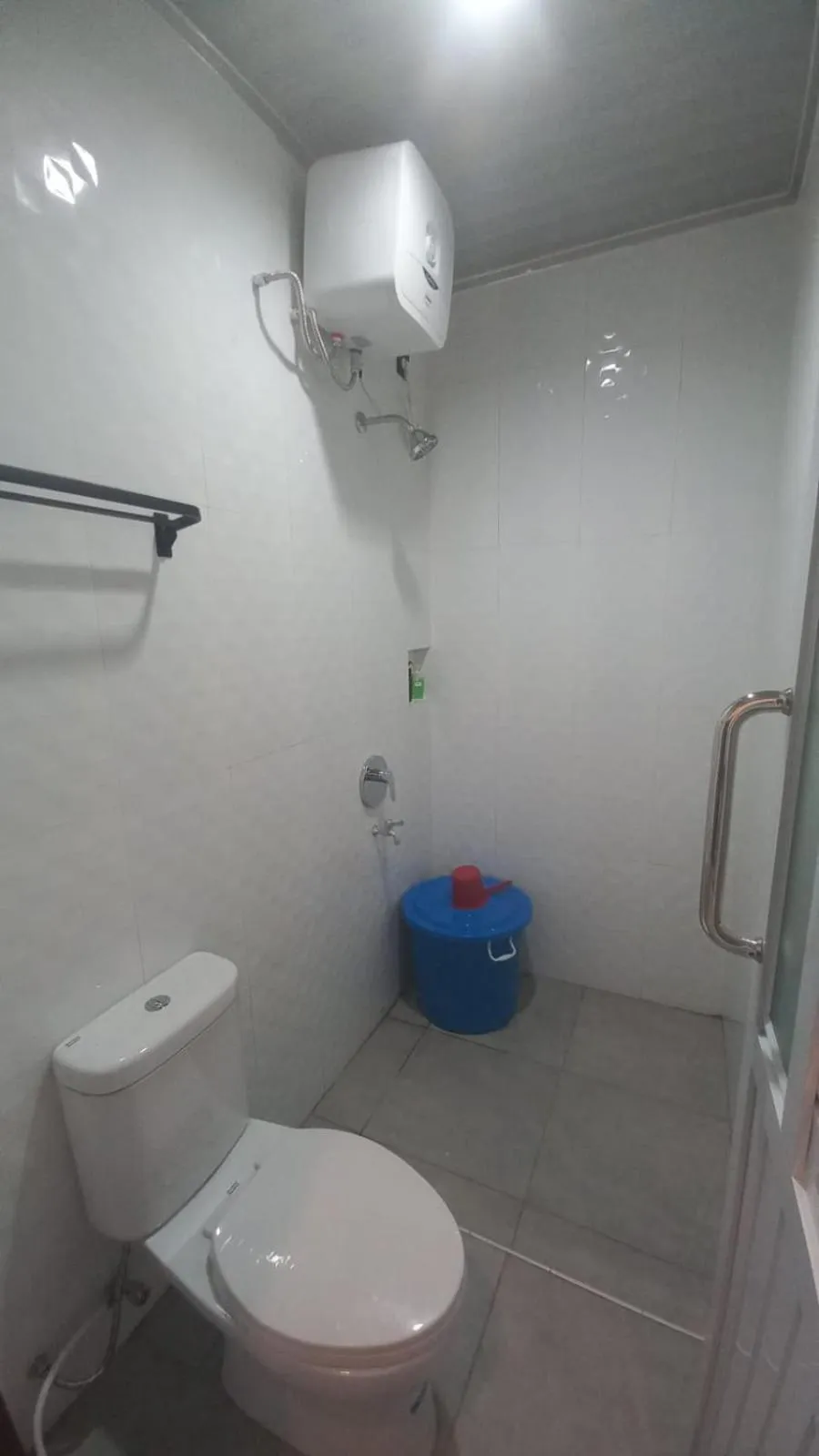 Shower in MALAKUI Bed&Coffee