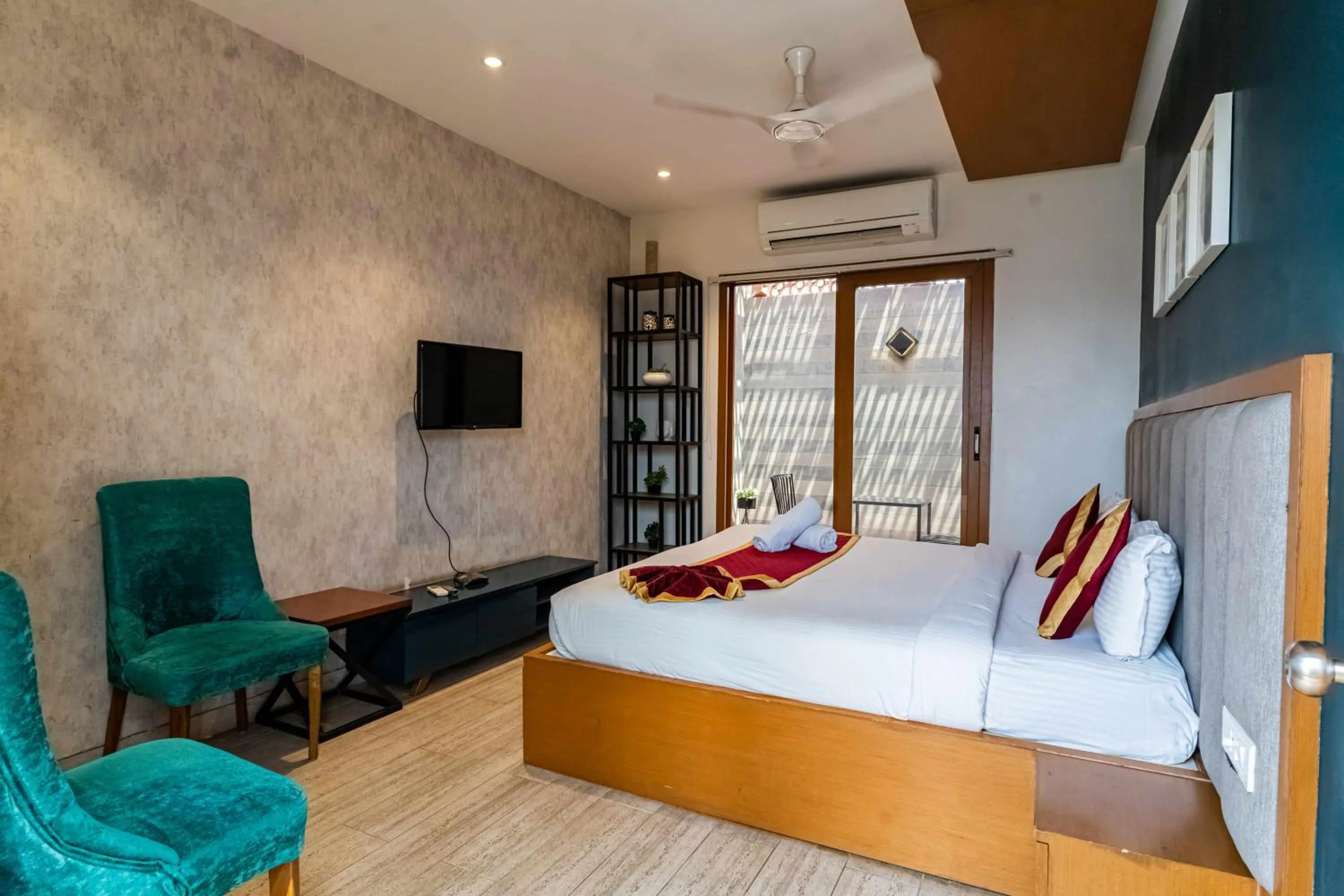 Photo of the whole room, Bed in Hotel Aalia