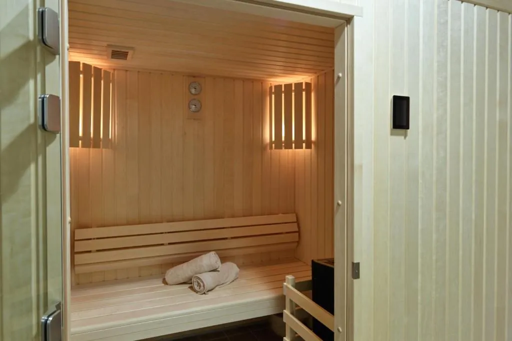 Sauna, Bed in Zenao Appart'hôtels Suresnes