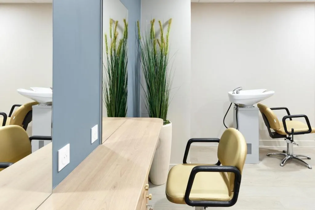 Spa and wellness centre/facilities in Zenao Appart'hôtels Suresnes