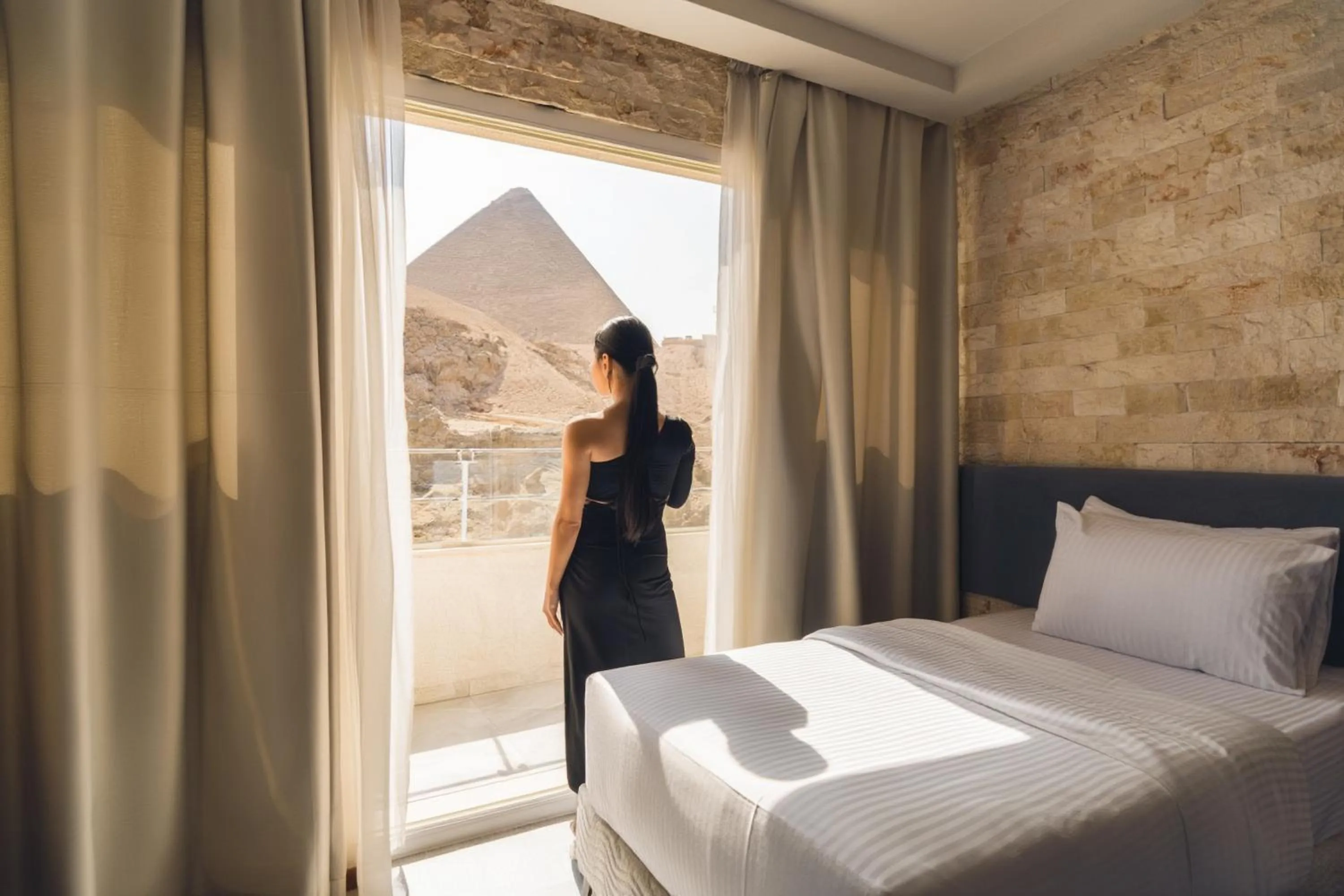 View (from property/room), Bed in Villa Khufu Pyramids Hotel