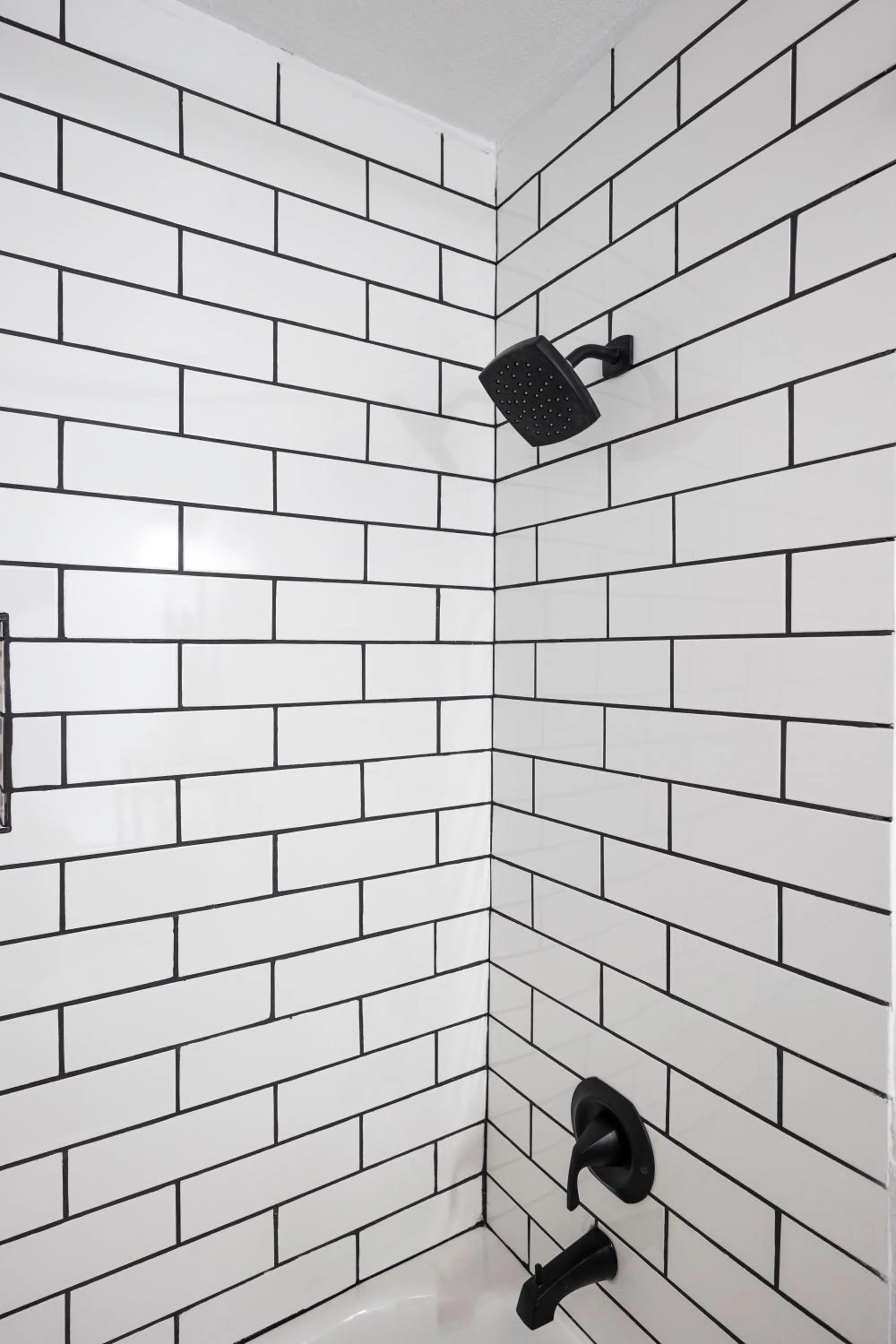 Bathroom in Home with Mountain View/Pool/Tub