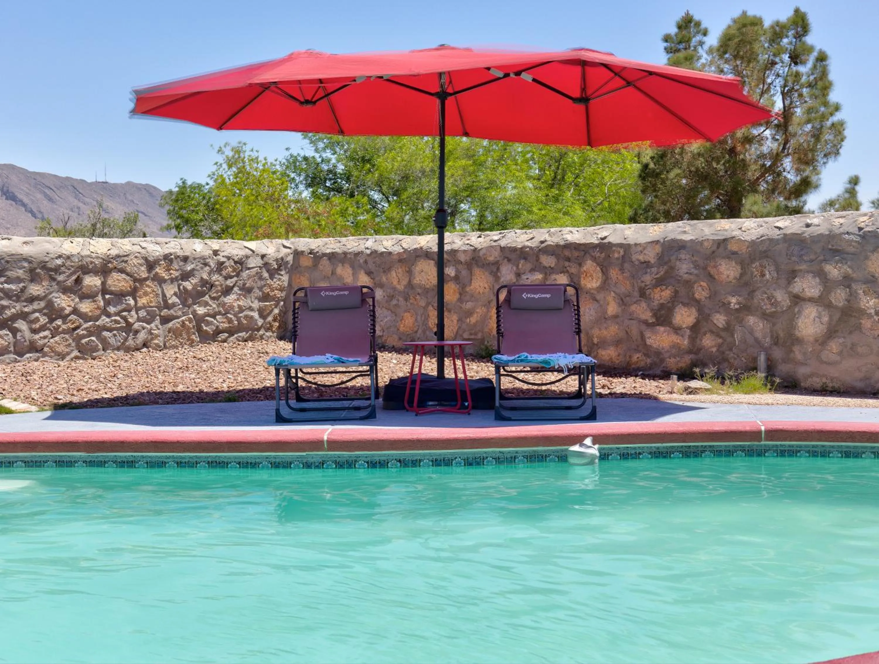 Home with Mountain View/Pool/Tub