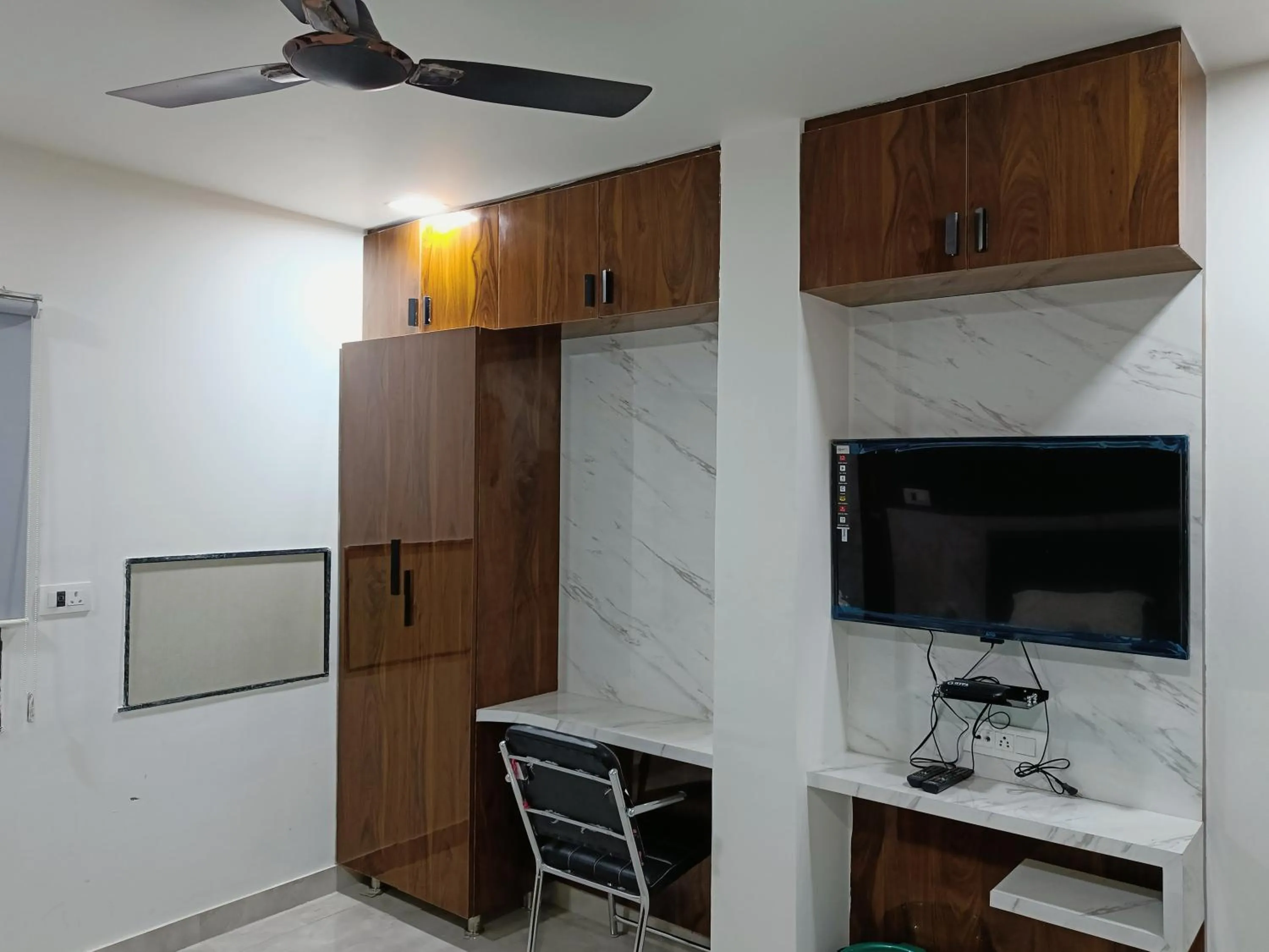 TV and multimedia in Hotel Imperial Crown