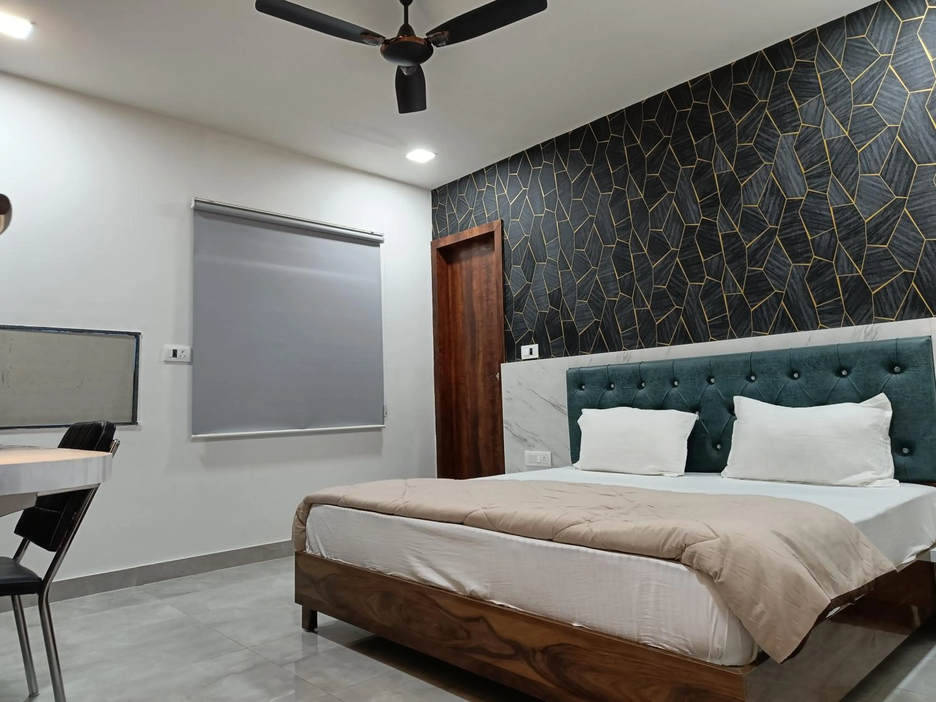 Bed in Hotel Imperial Crown