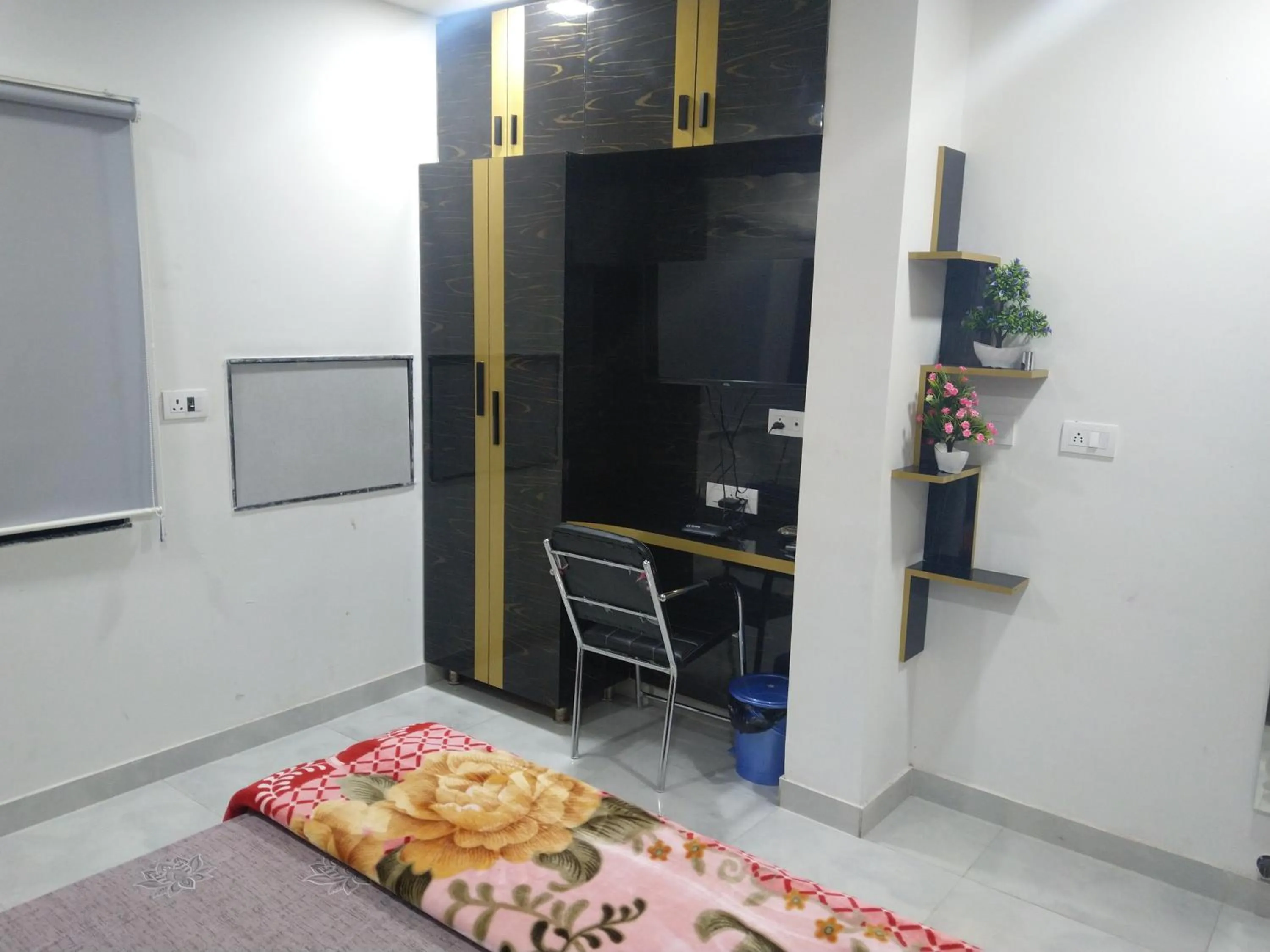 Bedroom, Bed in Hotel Imperial Crown