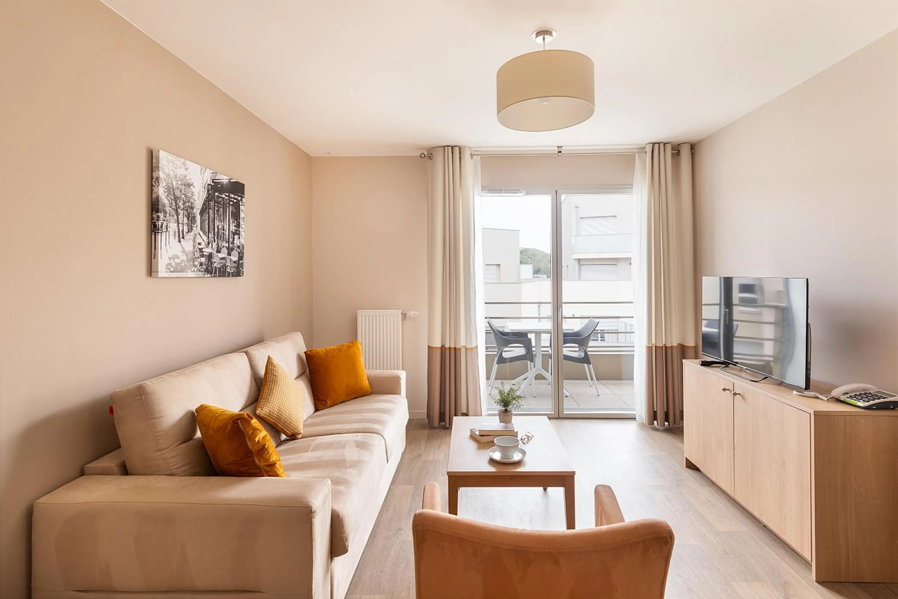 Living room in Zenao Appart'hôtels Montreuil