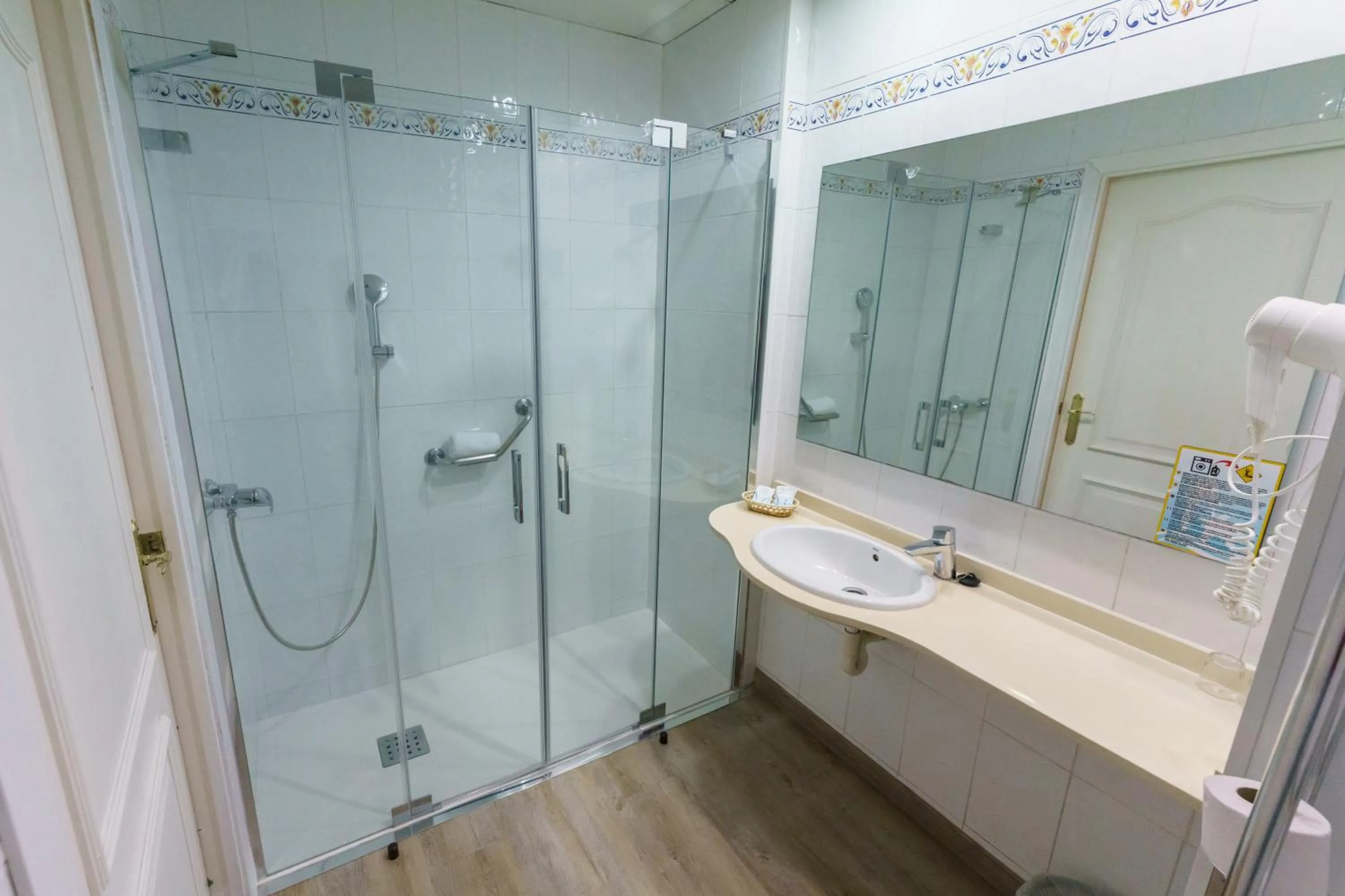 Bathroom in Checkin Catalonia