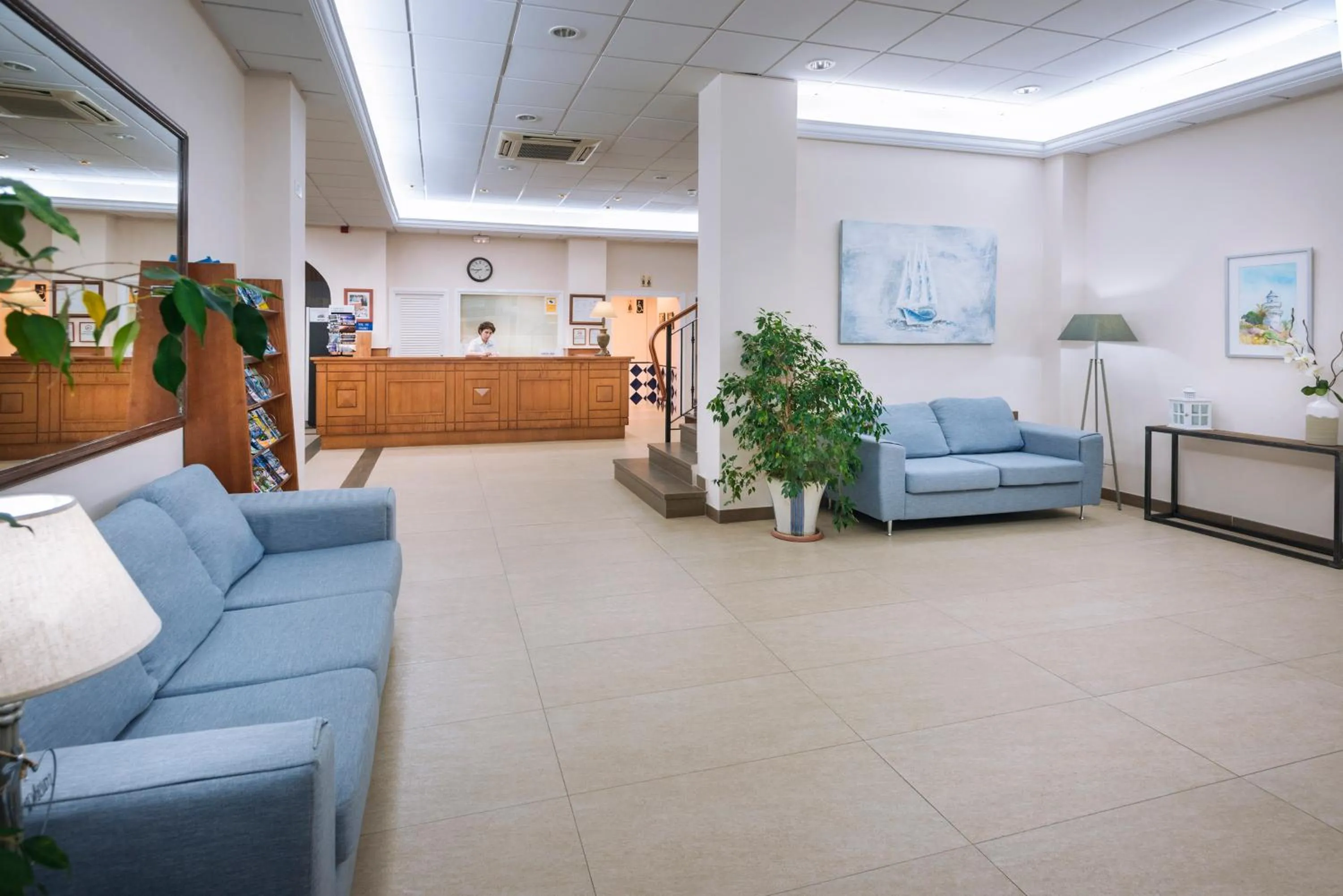 Lobby or reception in Checkin Catalonia