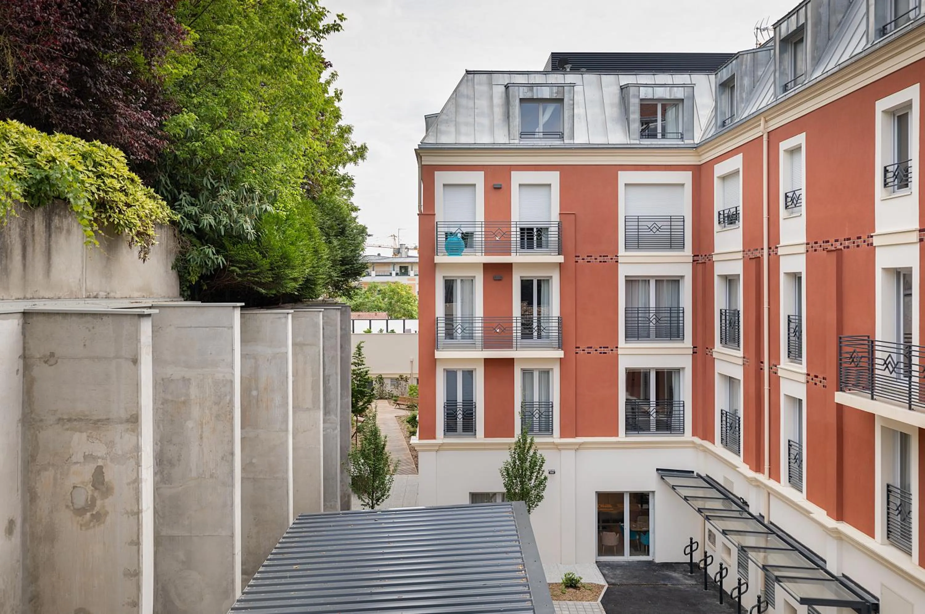 Property building in Zenao Appart'hôtels Le Raincy