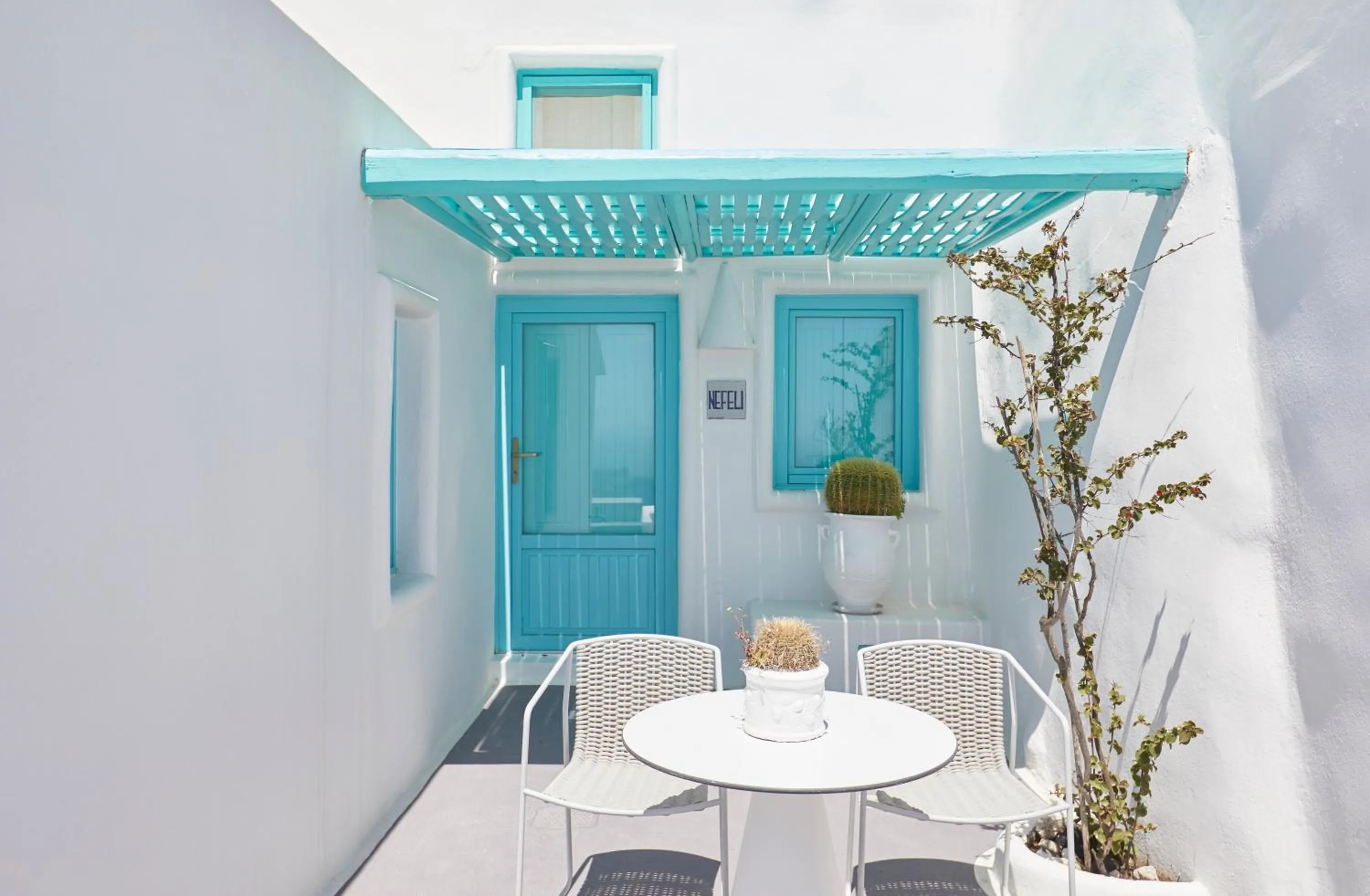 Facade/entrance in Dreams Luxury Suites