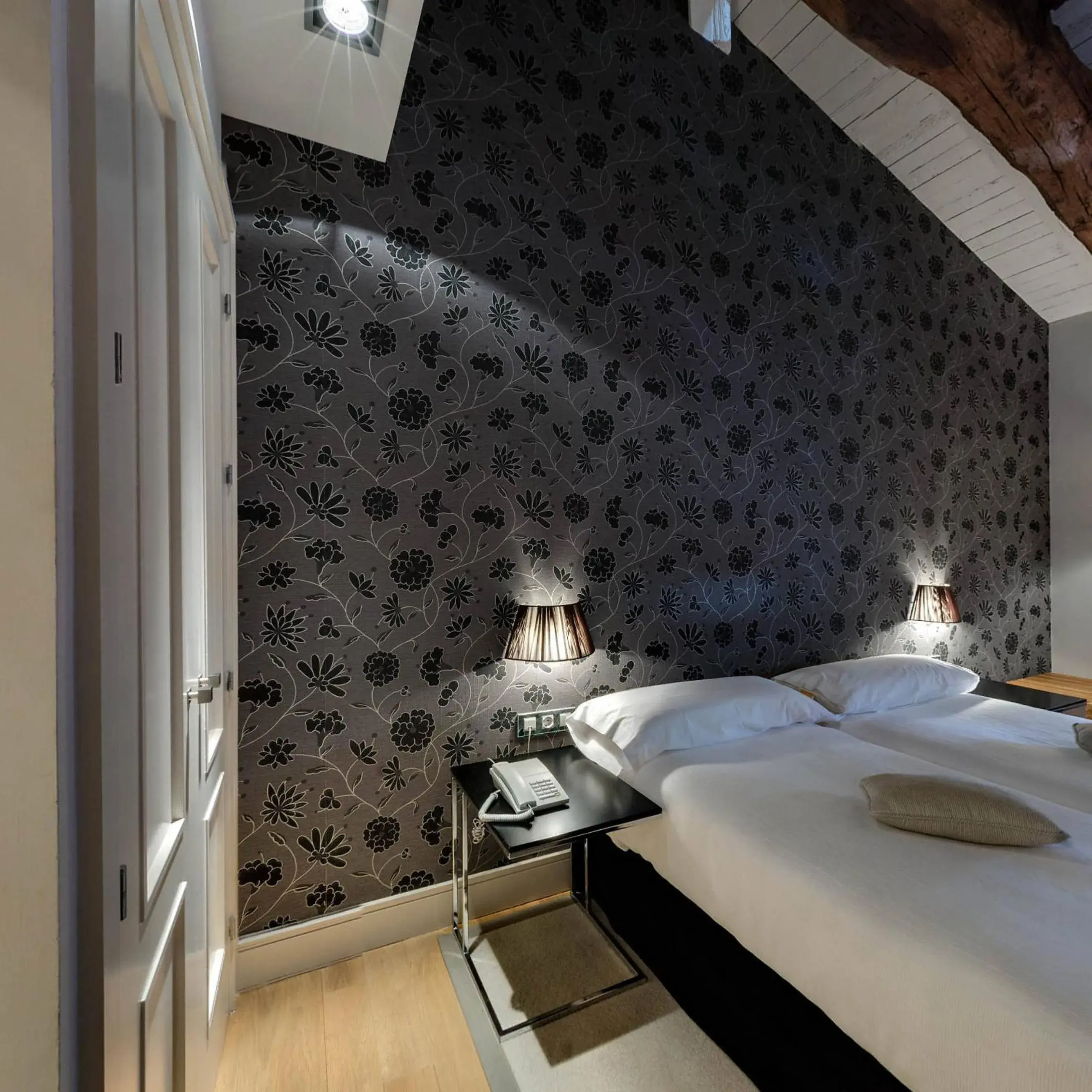 Twin Room in Hotel Palacio Muñatones Twin Room in Hotel Palacio Muñatones