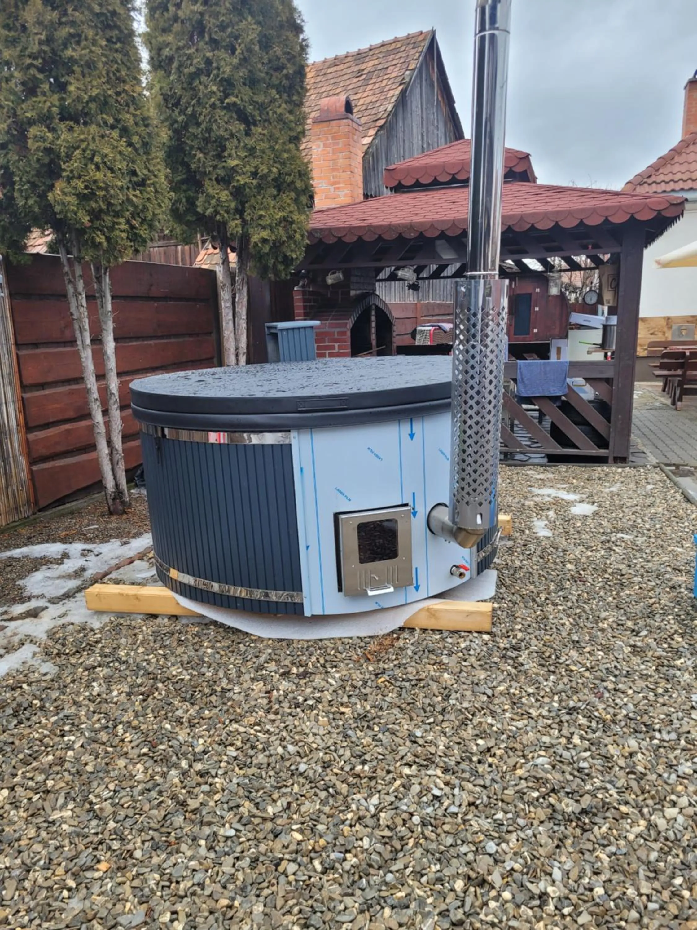 Hot Tub in Morrison Apartments