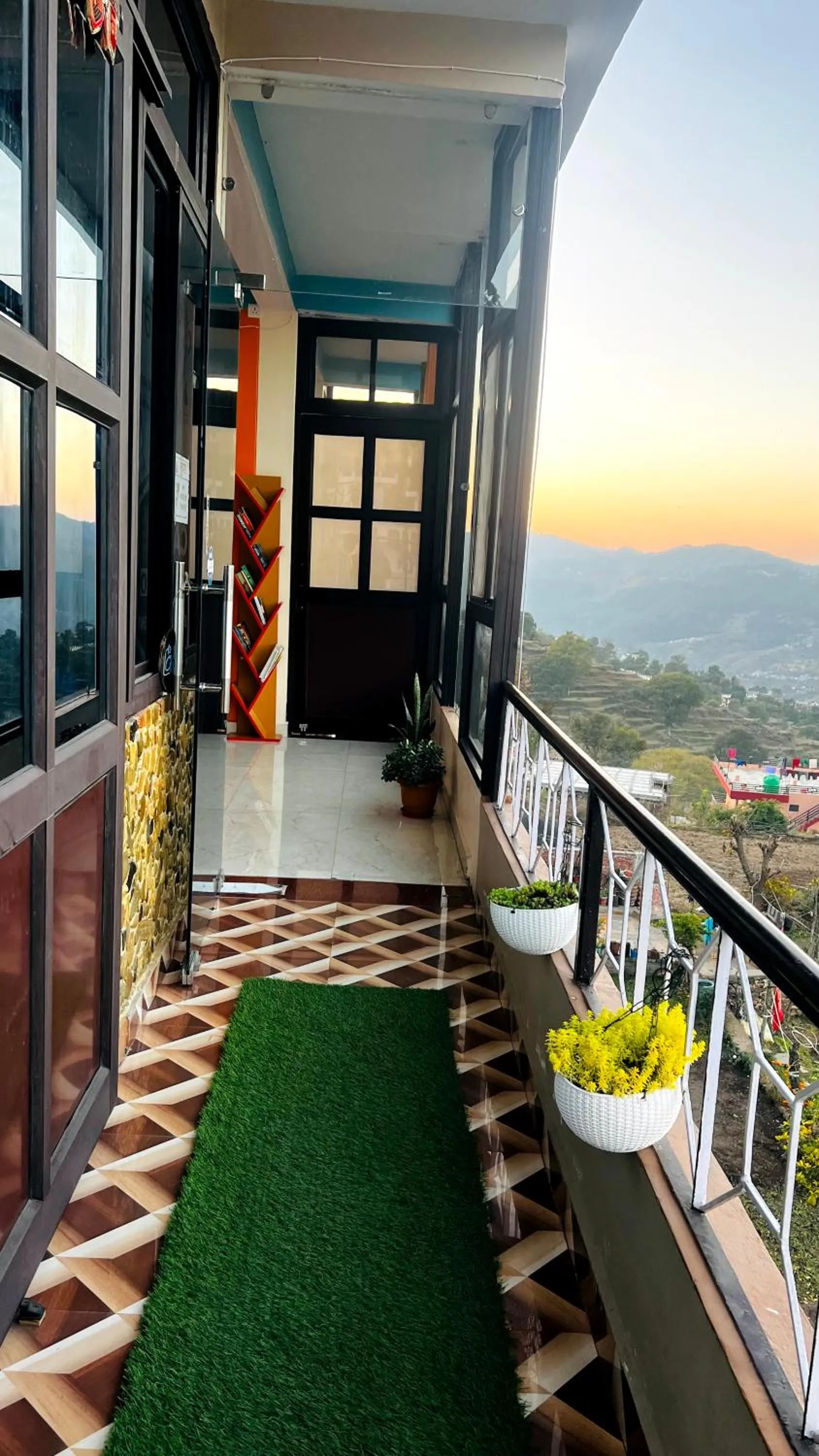 MangalMurti Himalyan Hotel