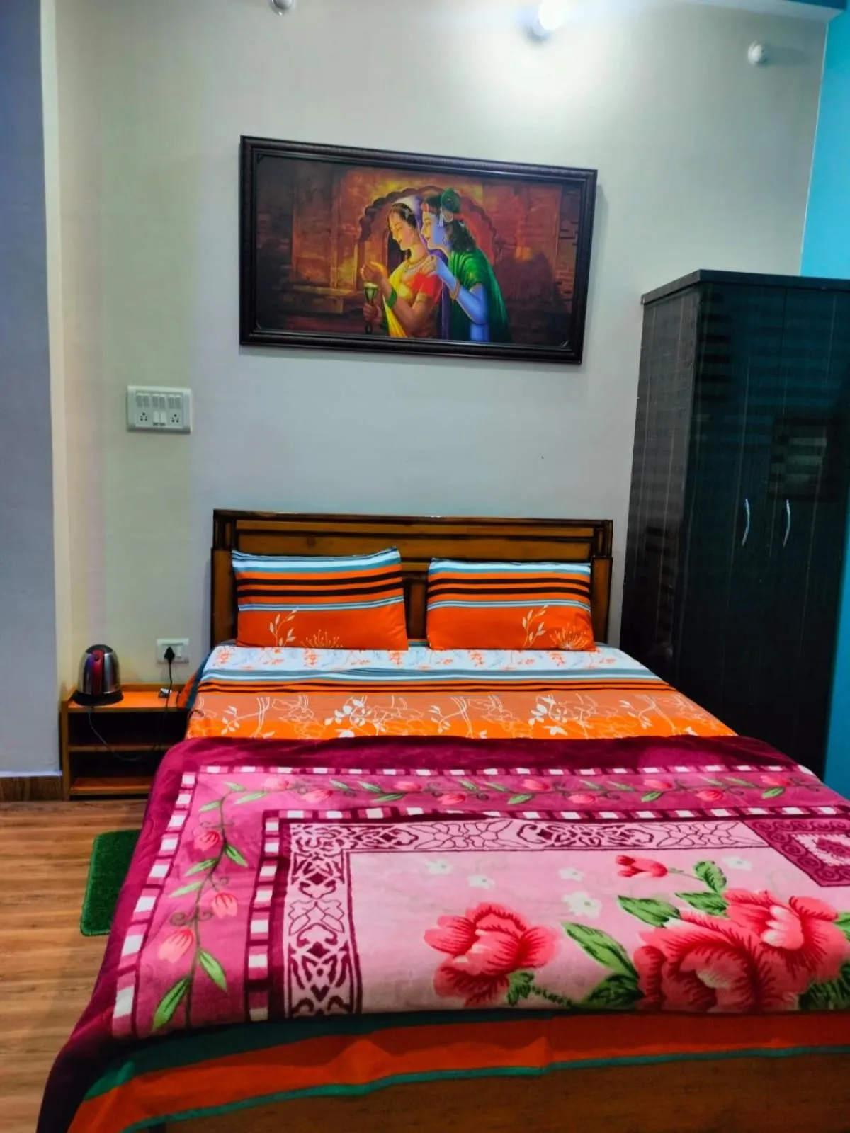 Bed in MangalMurti Himalyan Hotel