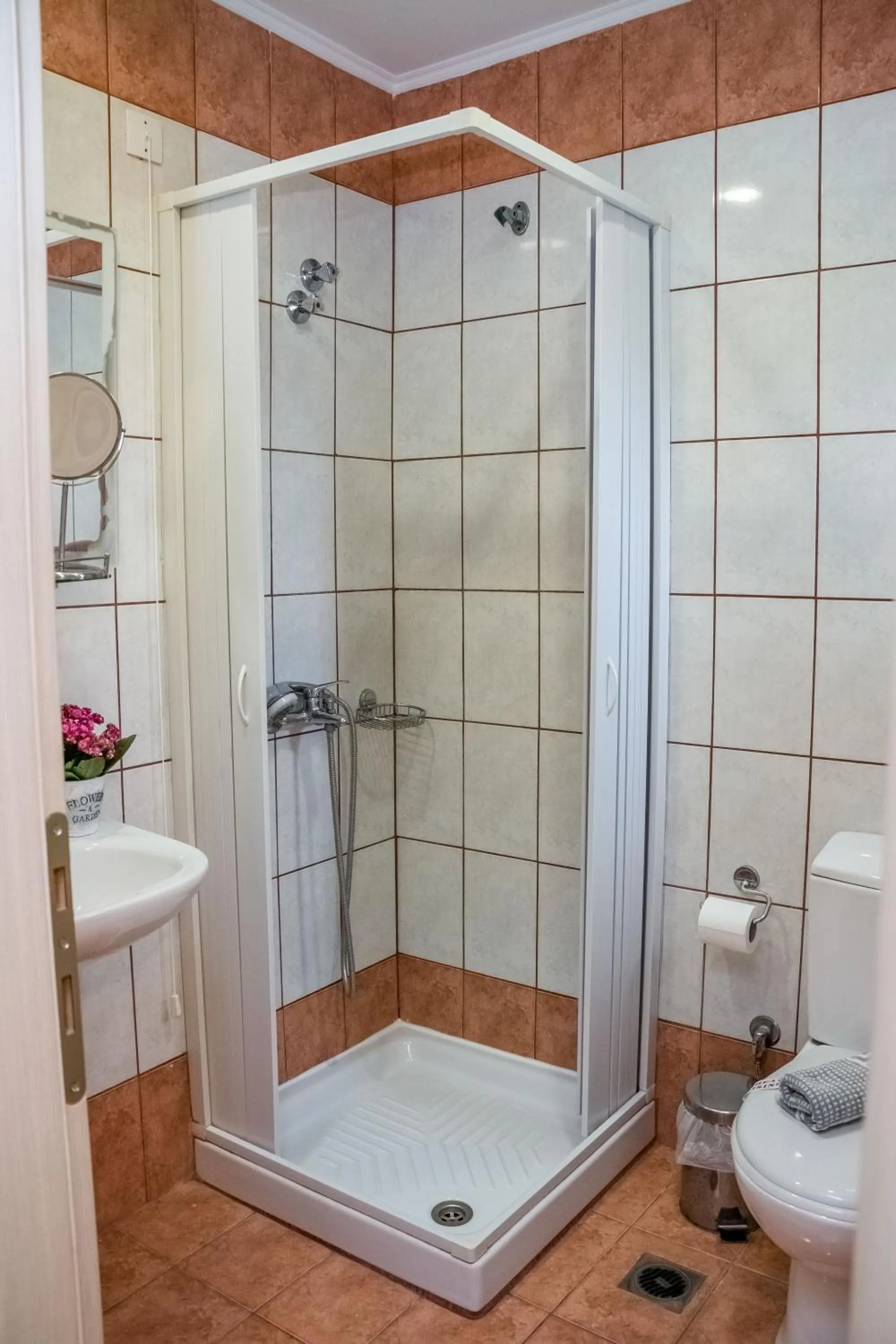 Shower in Apollo Resort Art Hotel