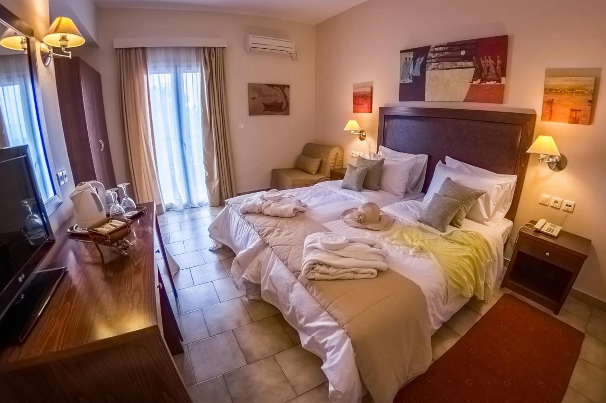 Photo of the whole room, Bed in Apollo Resort Art Hotel