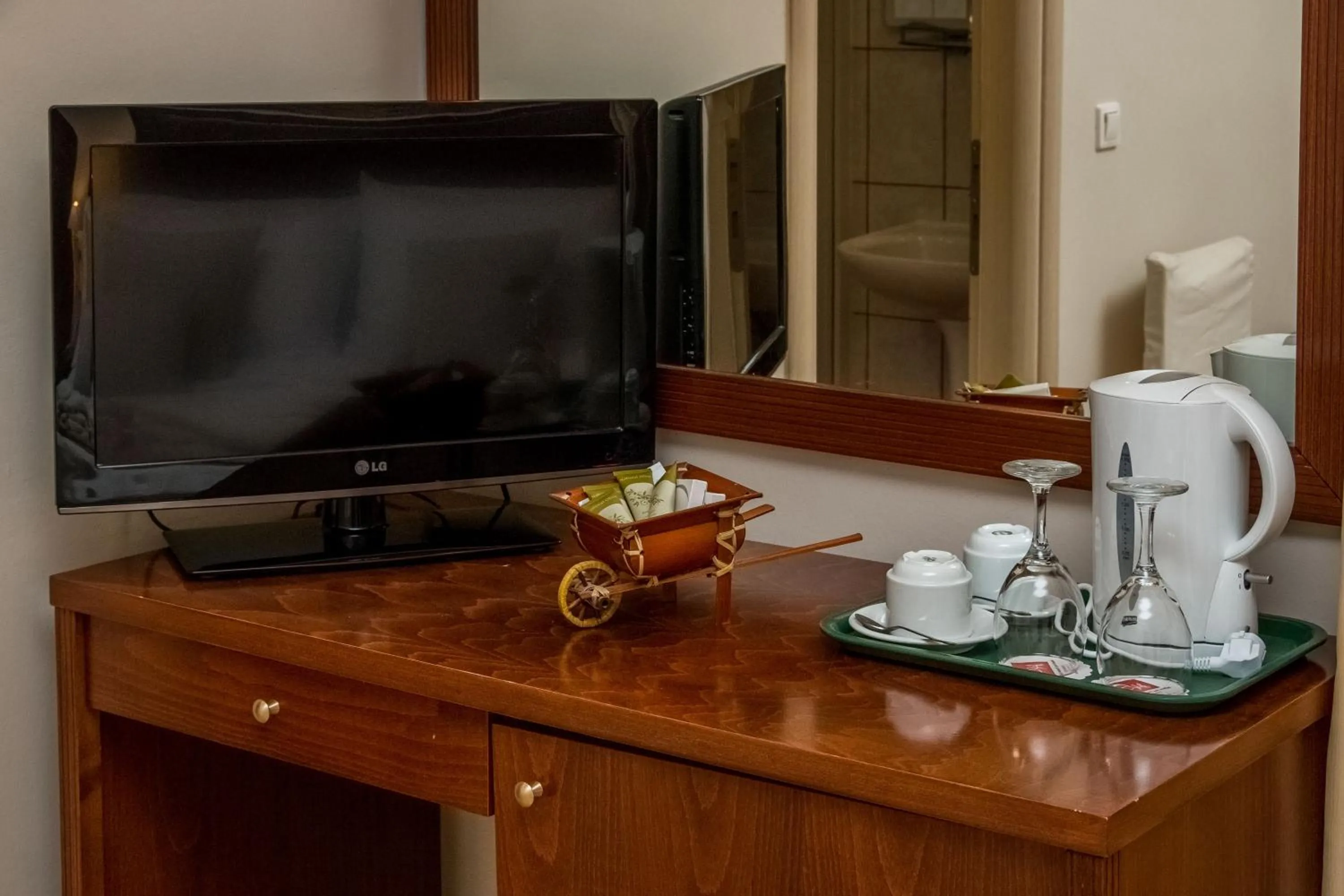 TV and multimedia in Apollo Resort Art Hotel