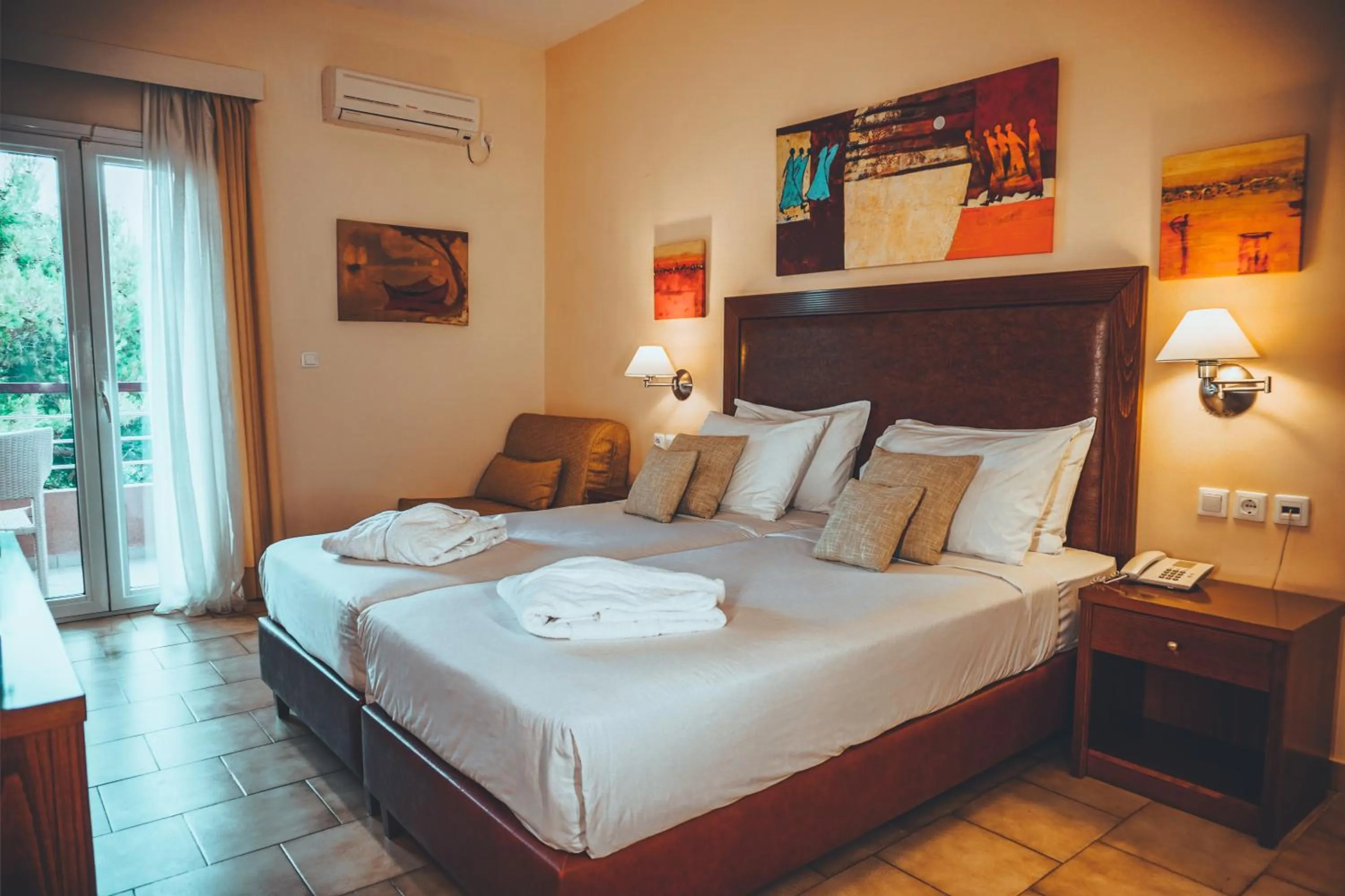 Photo of the whole room, Bed in Apollo Resort Art Hotel