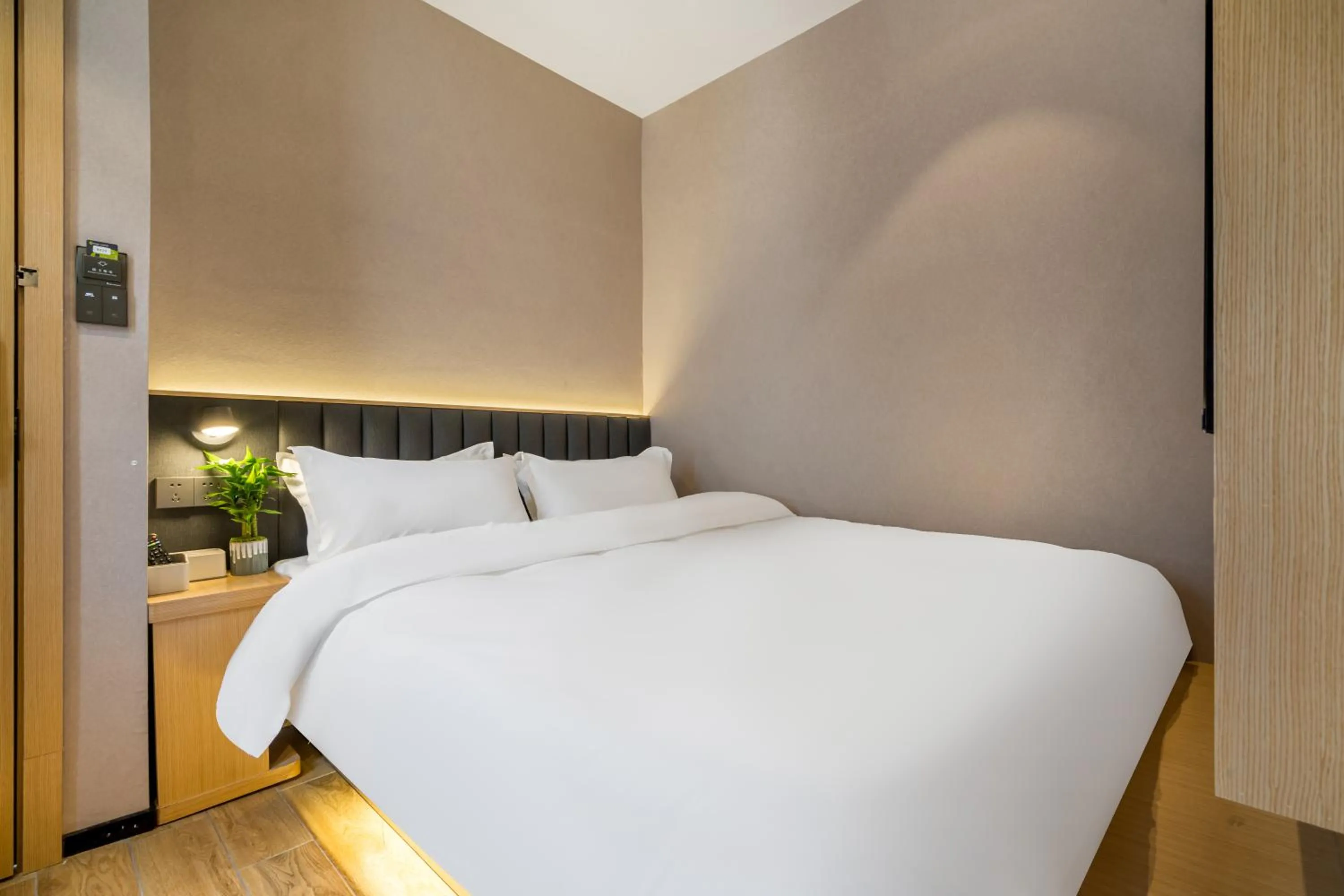 Bed in Meego Smart Select Hotel