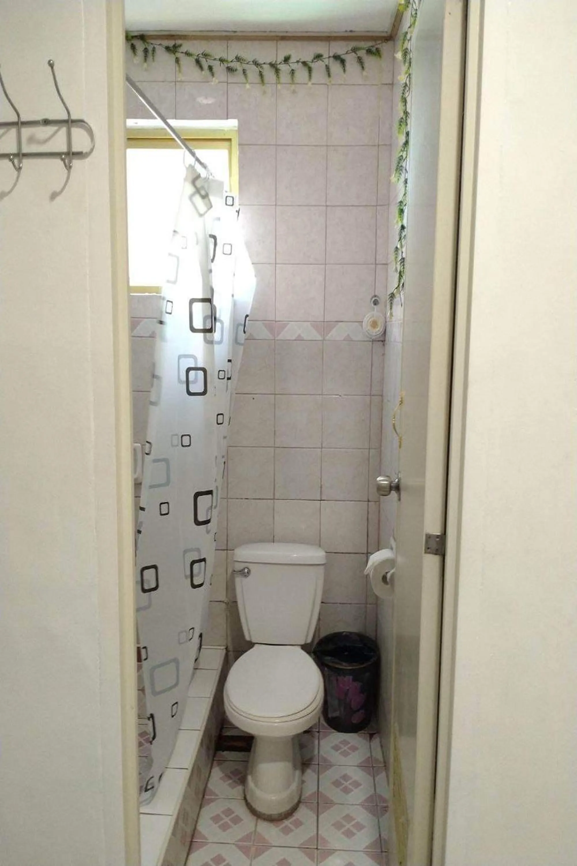 Bathroom in Istroberi Inn Palawan near Airport