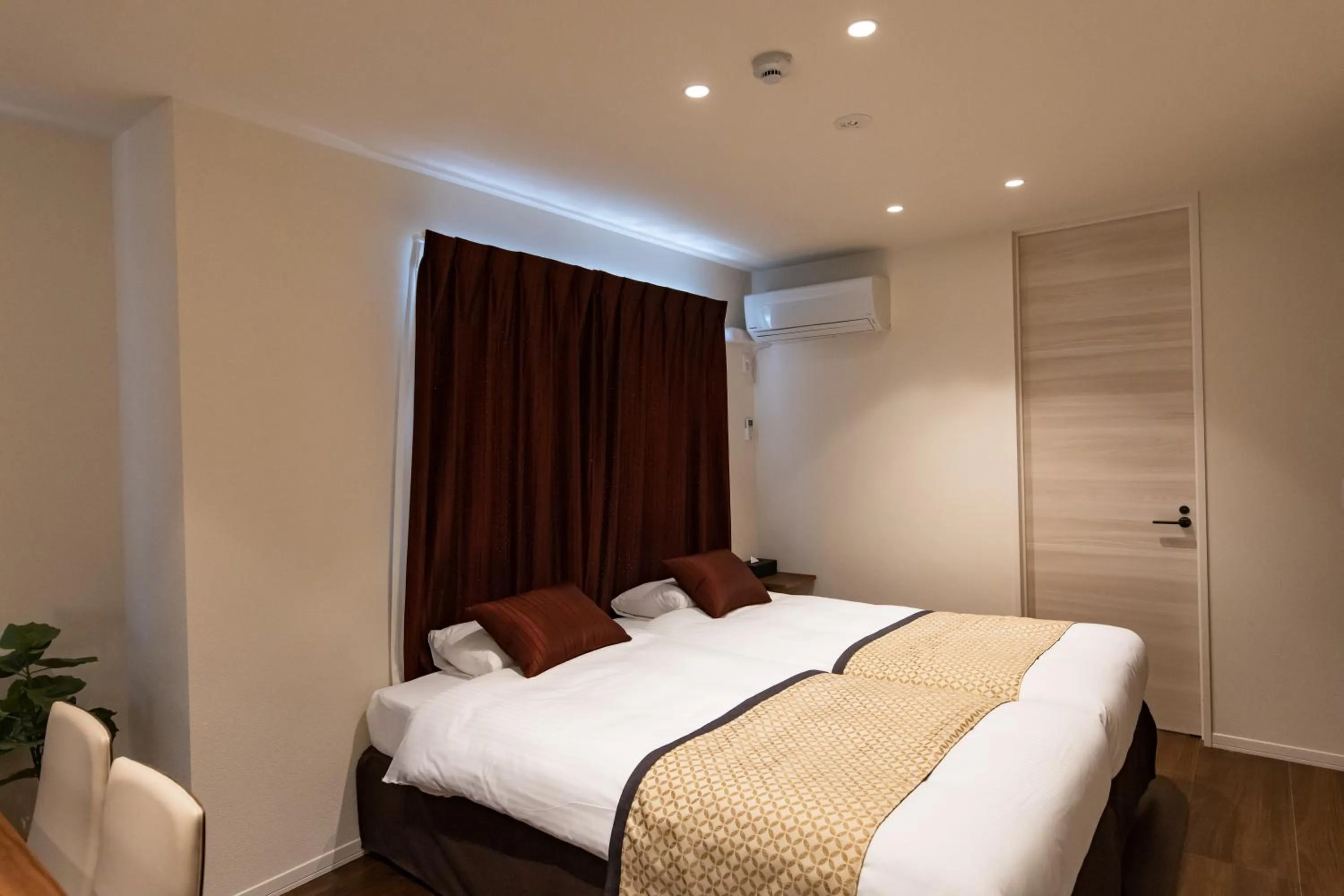 Bedroom, Bed in Oyado Nishishichijo