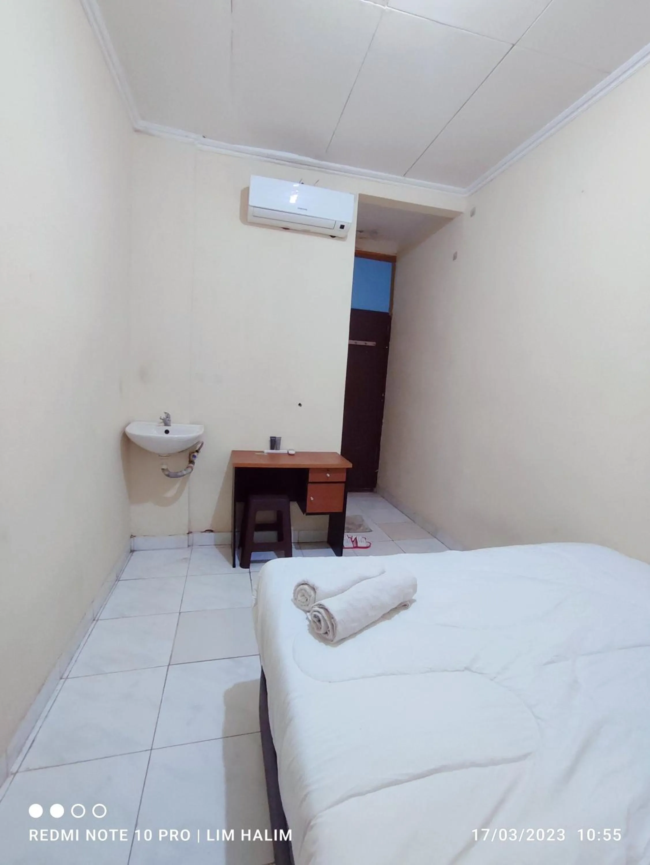 Bedroom, Bed in Kost Griya Asri by ecommerceloka