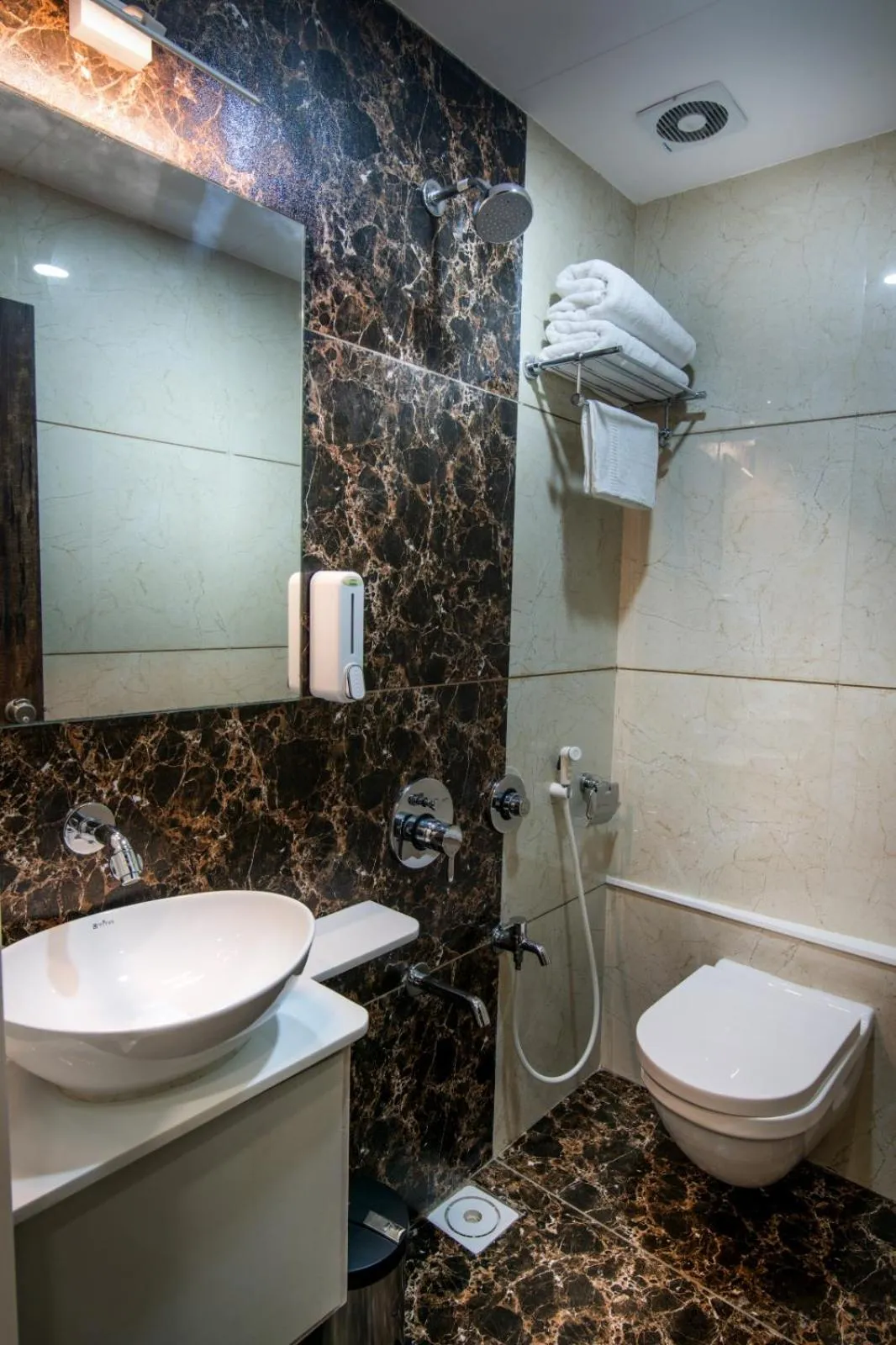 Hotel Royal Treat Surat