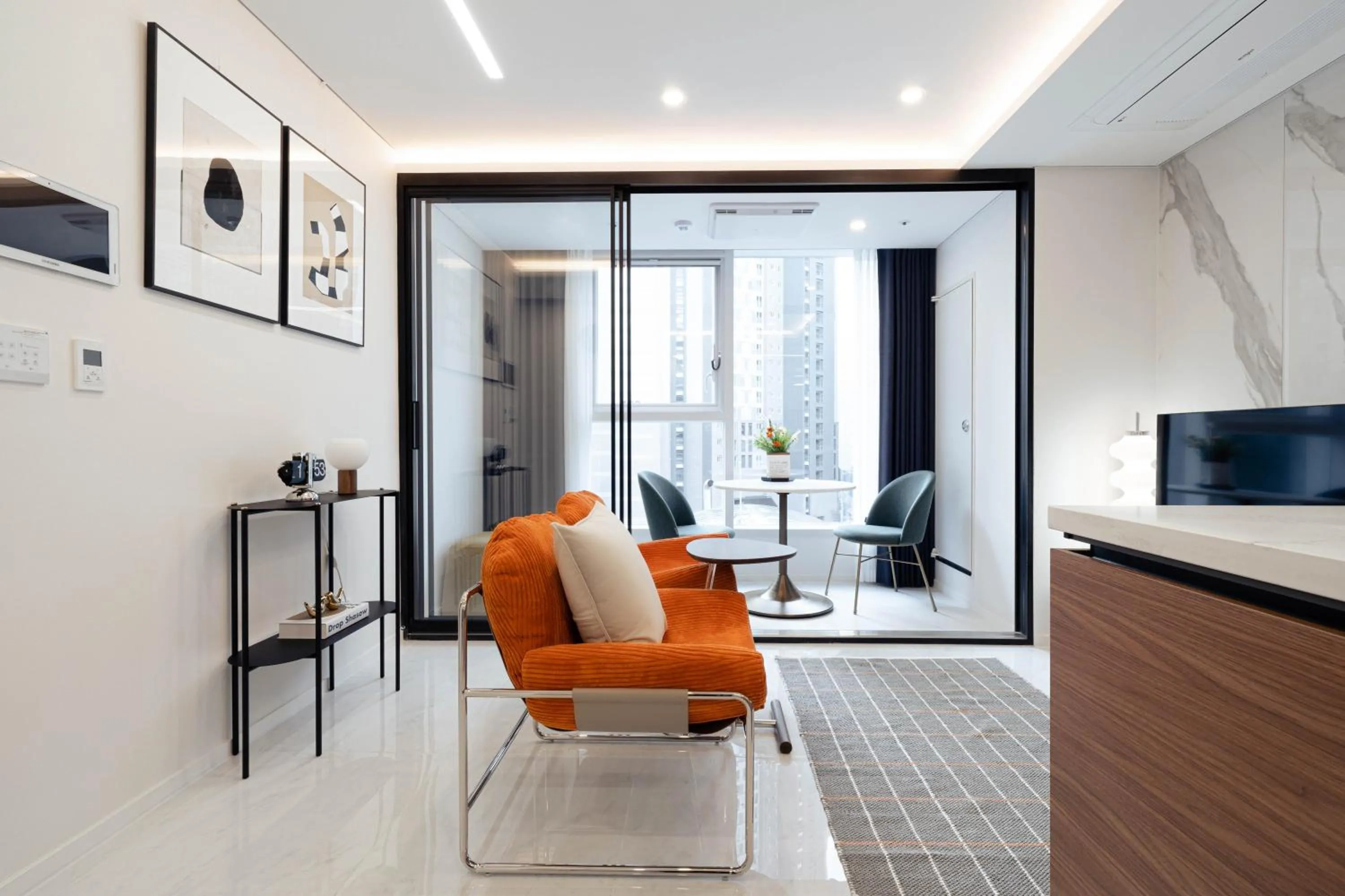 Living room in Le Collective Gangnam SAC Signity