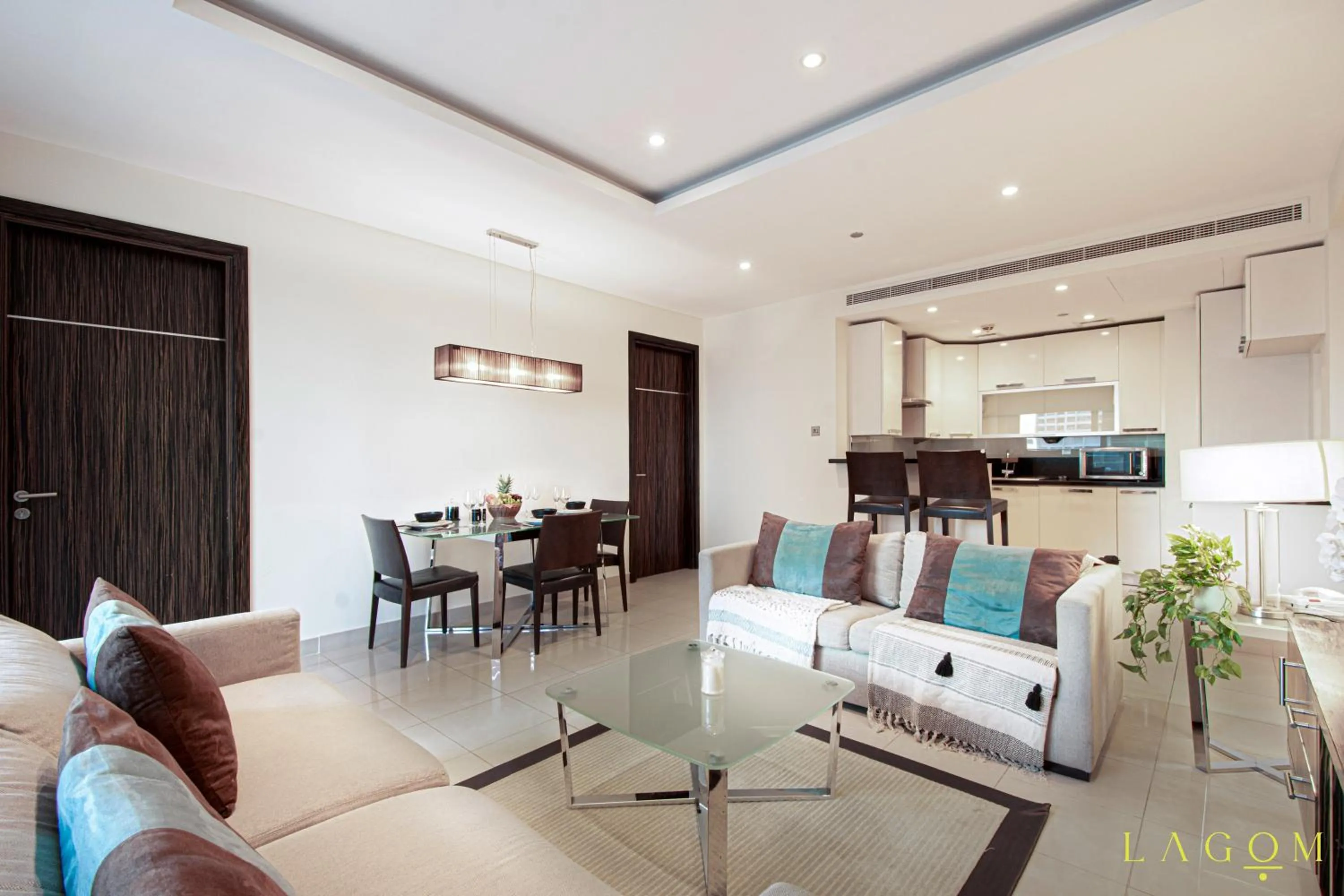 Living room in Songs of the Lake by Lagom - Bonnington Apartment Jumeirah Lake Towers,