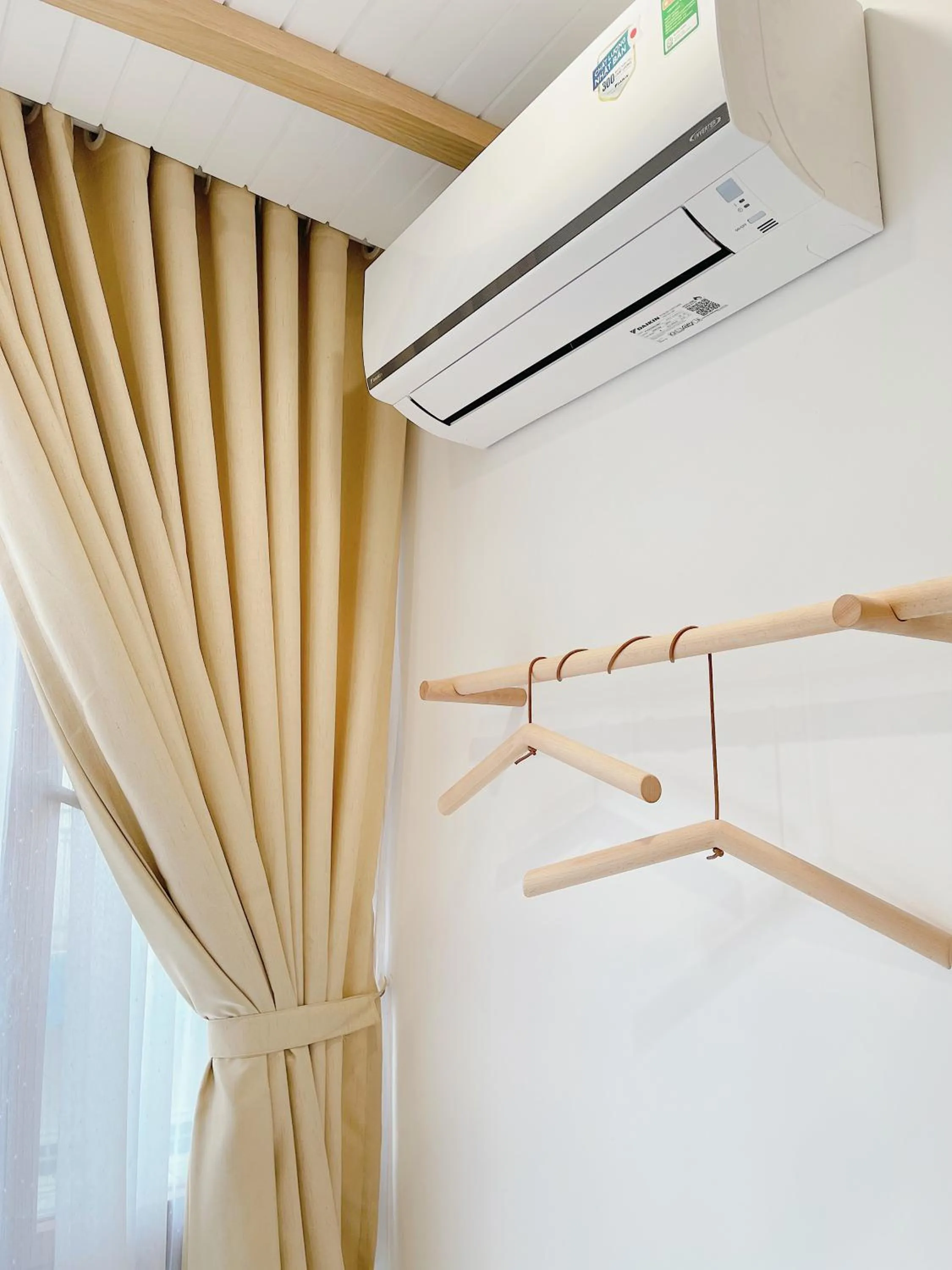 air conditioner in Baphu Beachwalk Apartment - 5 min walk to My Khe beach