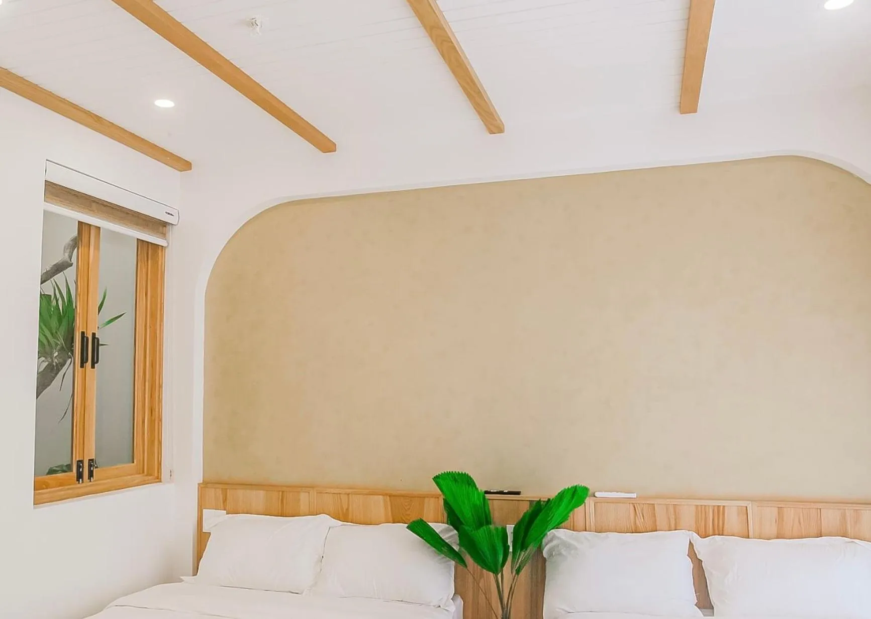 Bed in Baphu Beachwalk Apartment - 5 min walk to My Khe beach