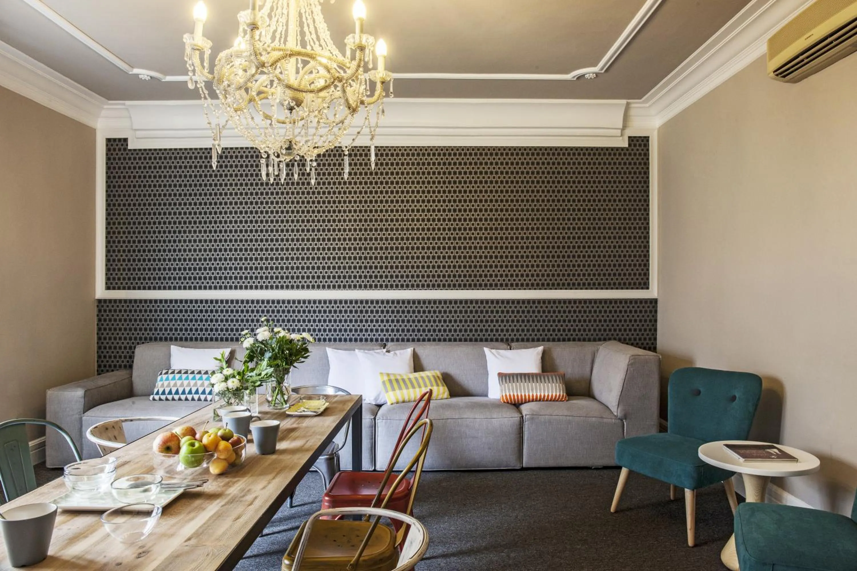 Communal lounge/ TV room in AinB B&B Eixample-Muntaner