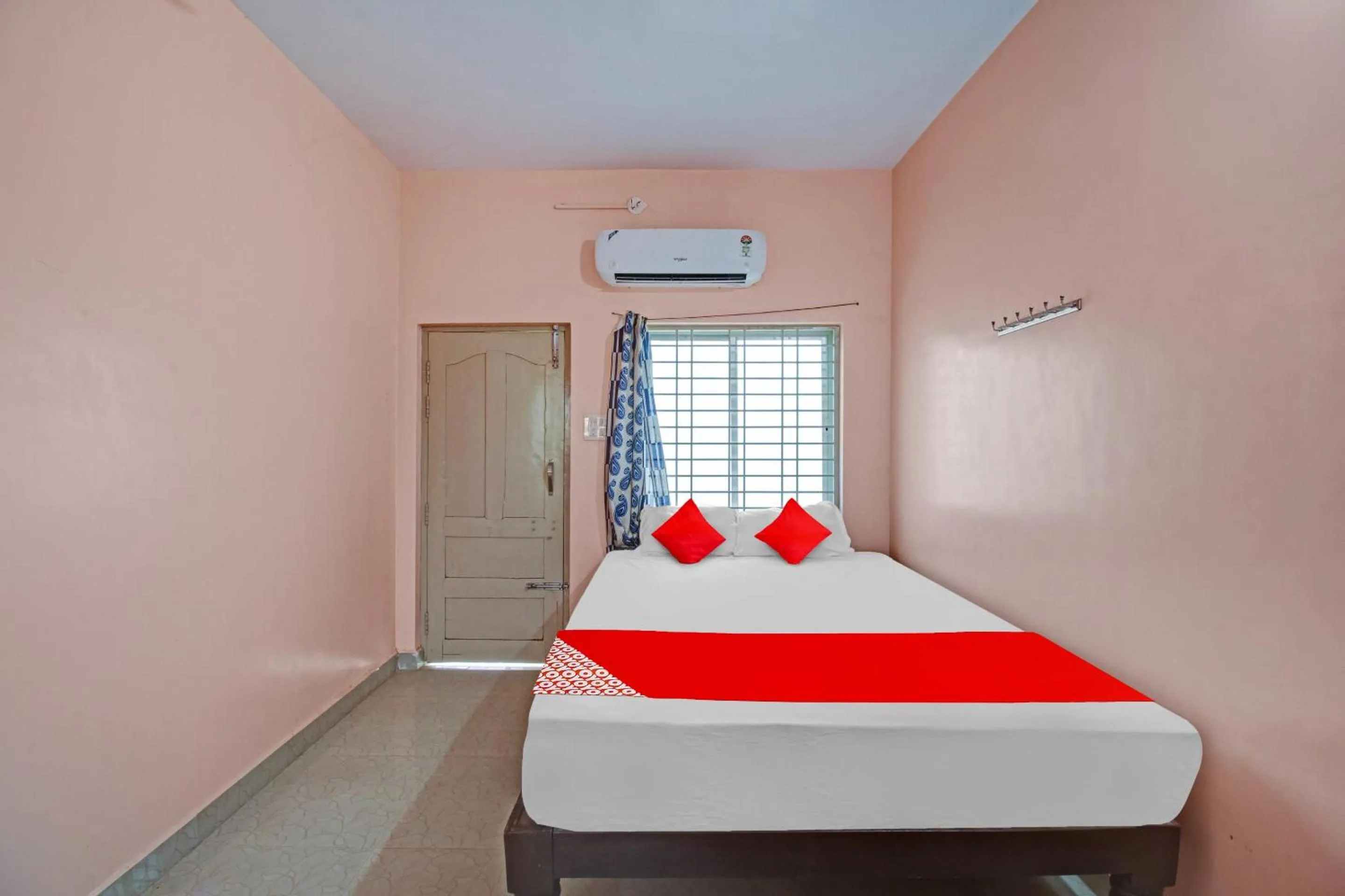 Bedroom, Bed in Hotel O New Mayuri Lodge