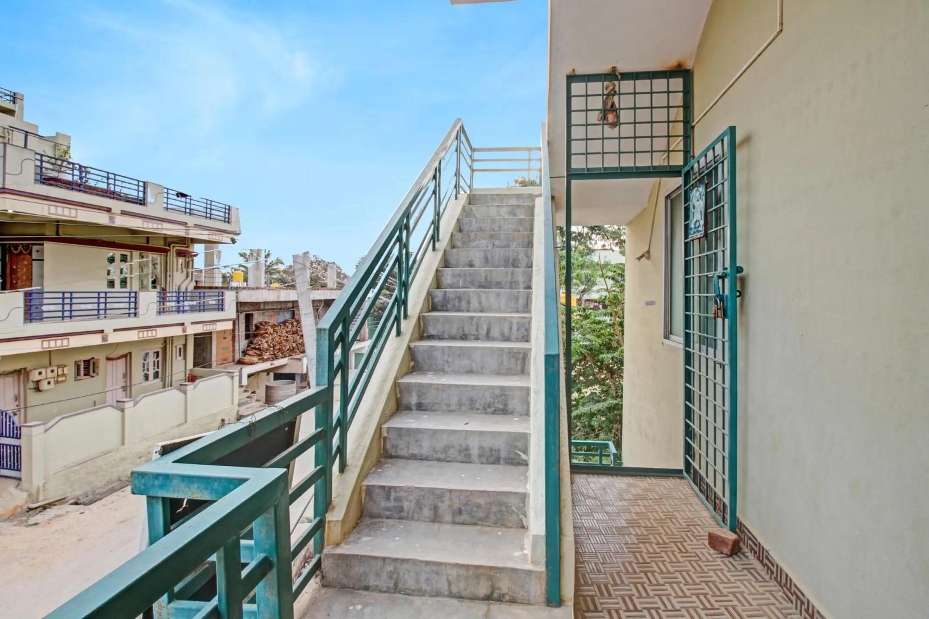 Facade/entrance in Hotel O New Mayuri Lodge