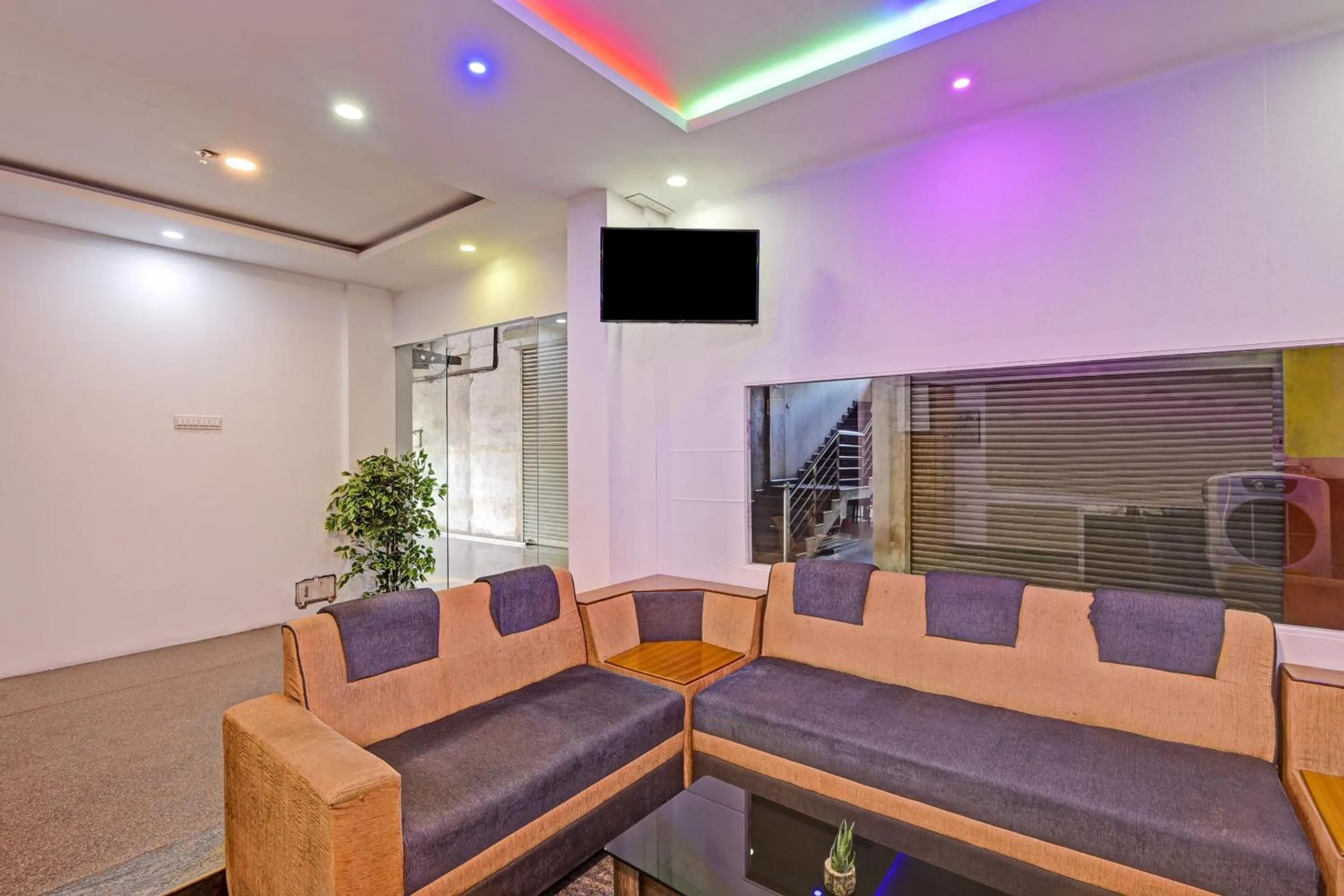 Lobby or reception in Collection O EXPRESS SUITES