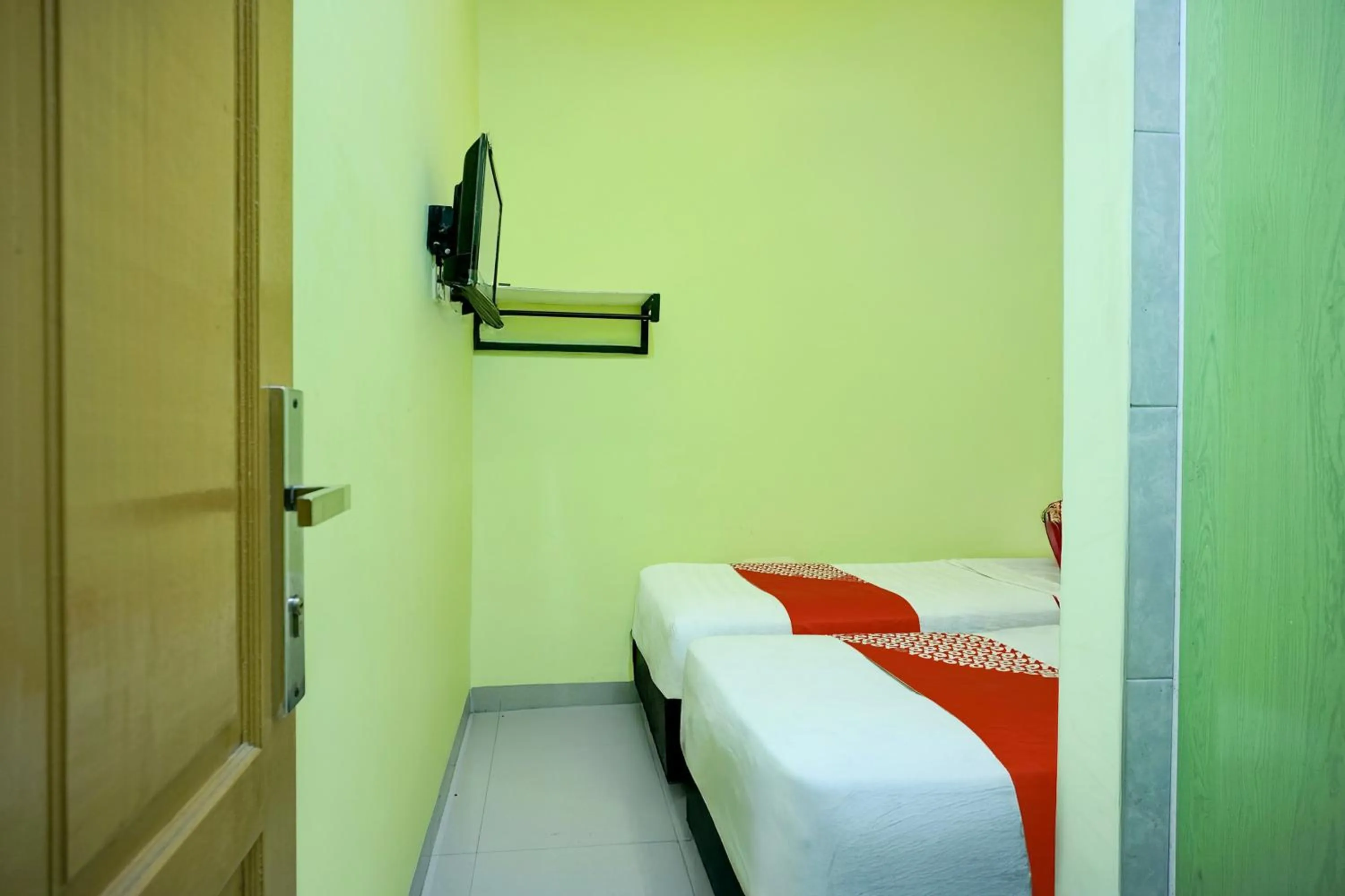 Bedroom, Bed in Hotel O Parapat Near Dermaga Ajibata Formerly Pudan Residence 2