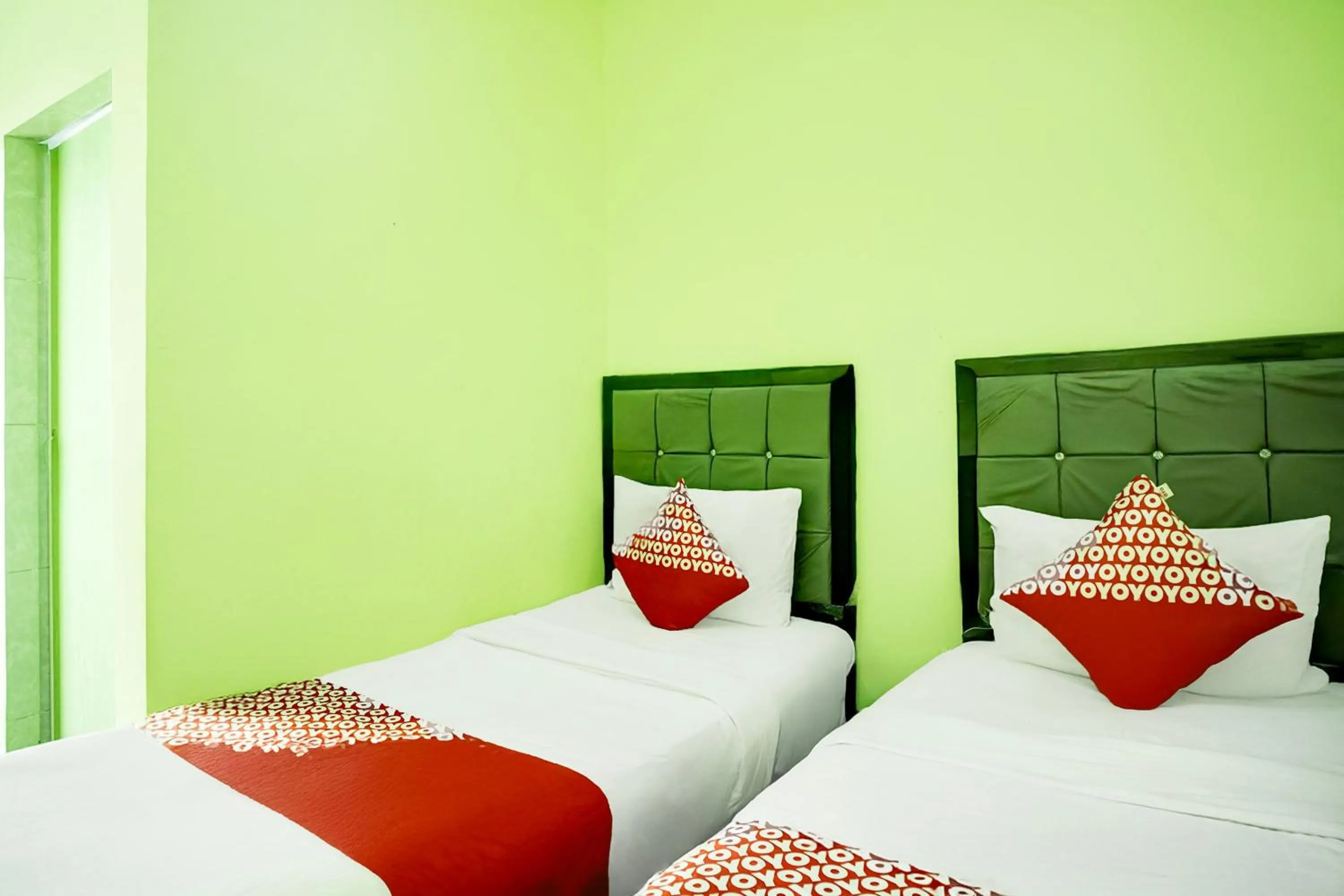 Bedroom, Bed in Hotel O Parapat Near Dermaga Ajibata Formerly Pudan Residence 2