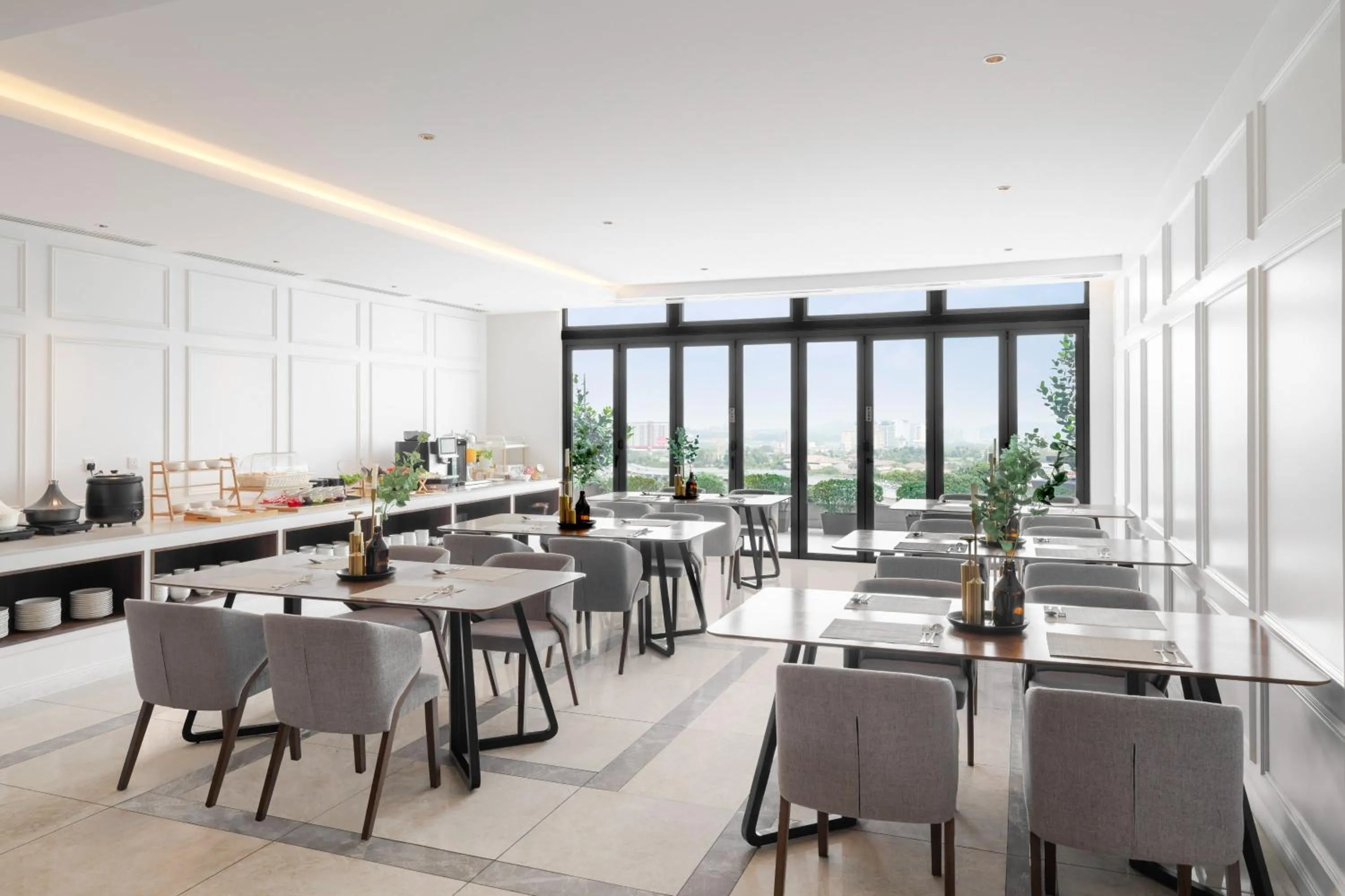 Restaurant/places to eat in FOX Hotel Glenmarie Shah Alam